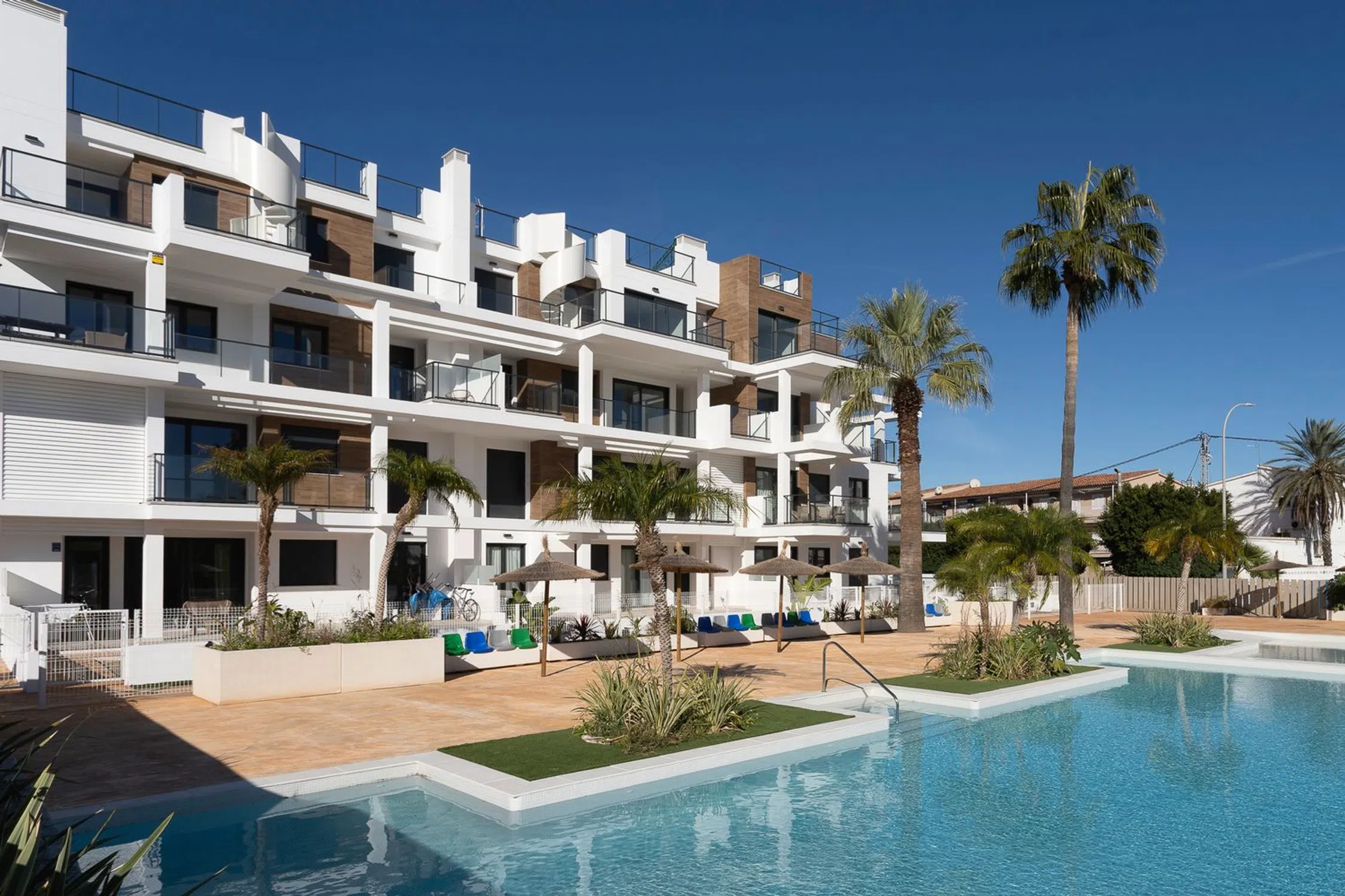 Apartamentos con 3 dormitorios en Denia, Alicante