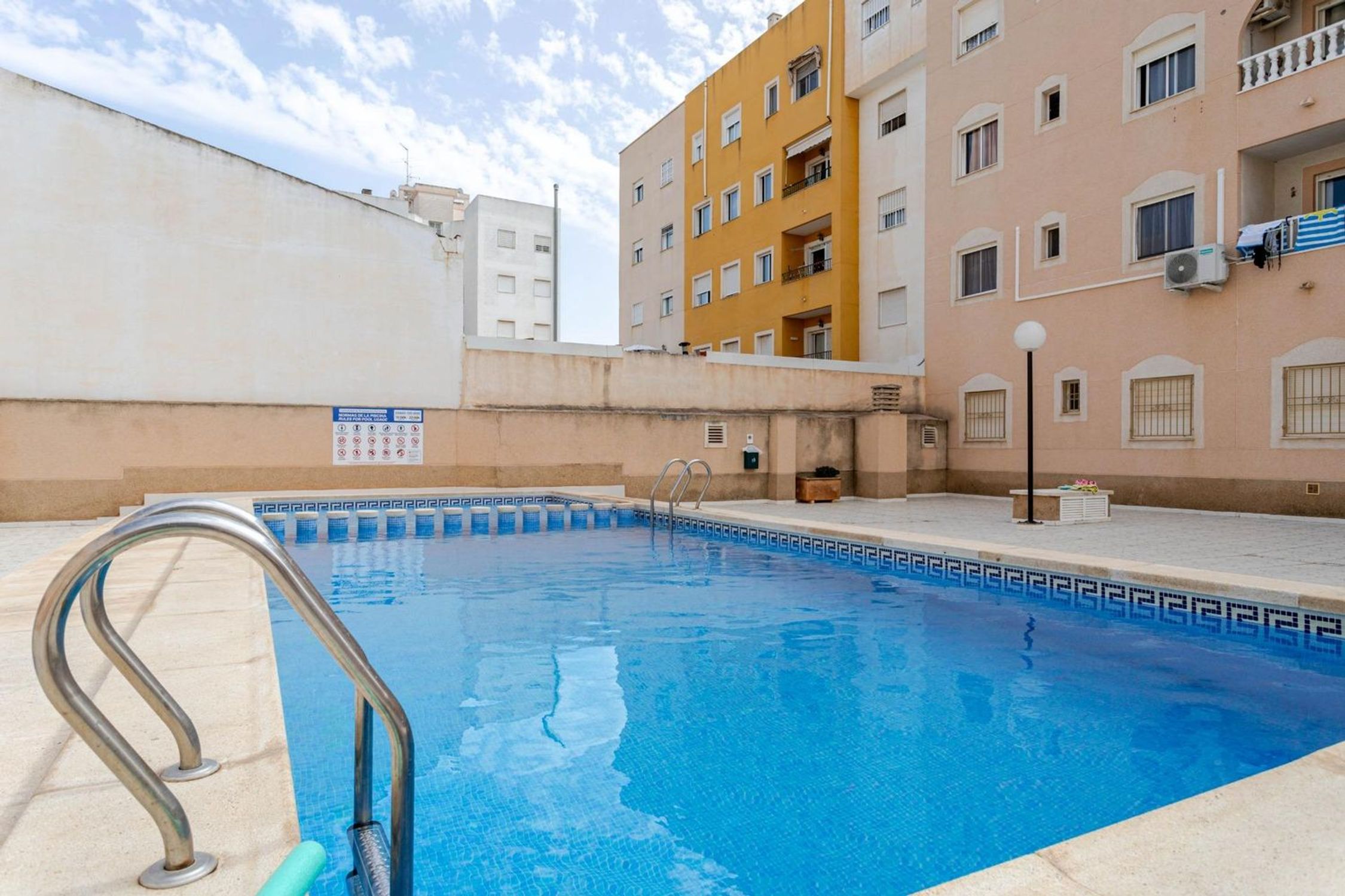 Pisos en venta 2 bd in Torrevieja, Alicante