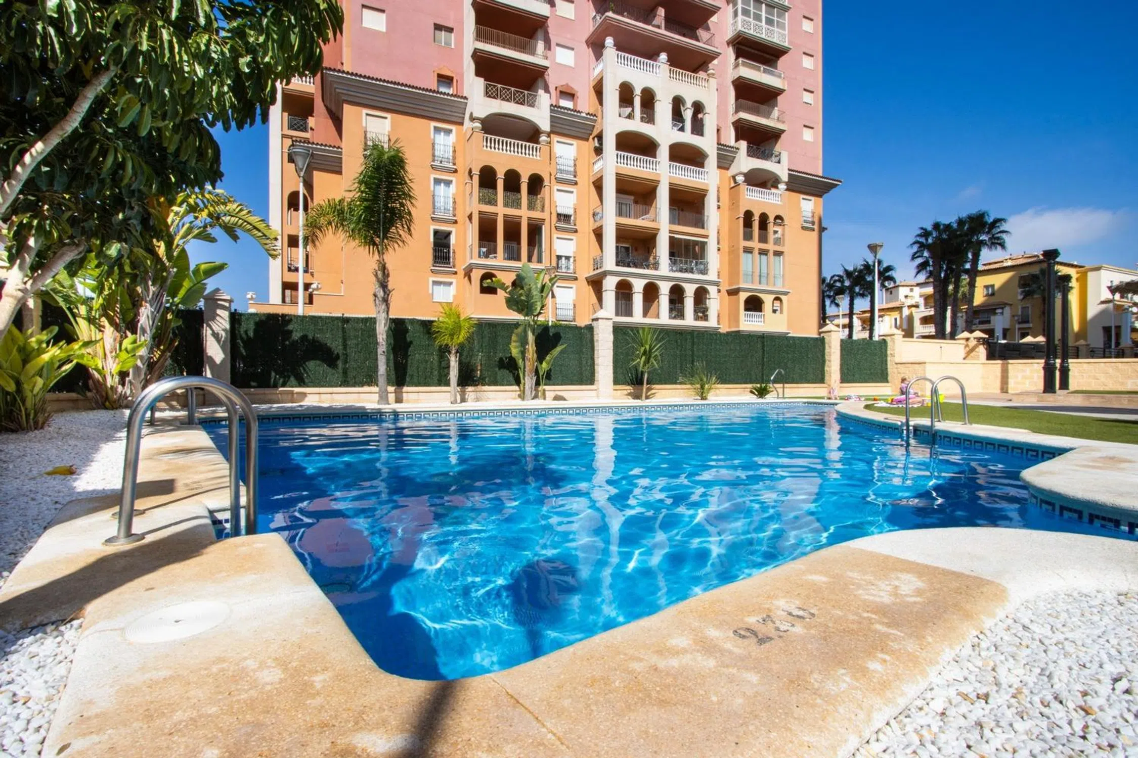 Pisos en venta 3 bd in Torrevieja, Alicante