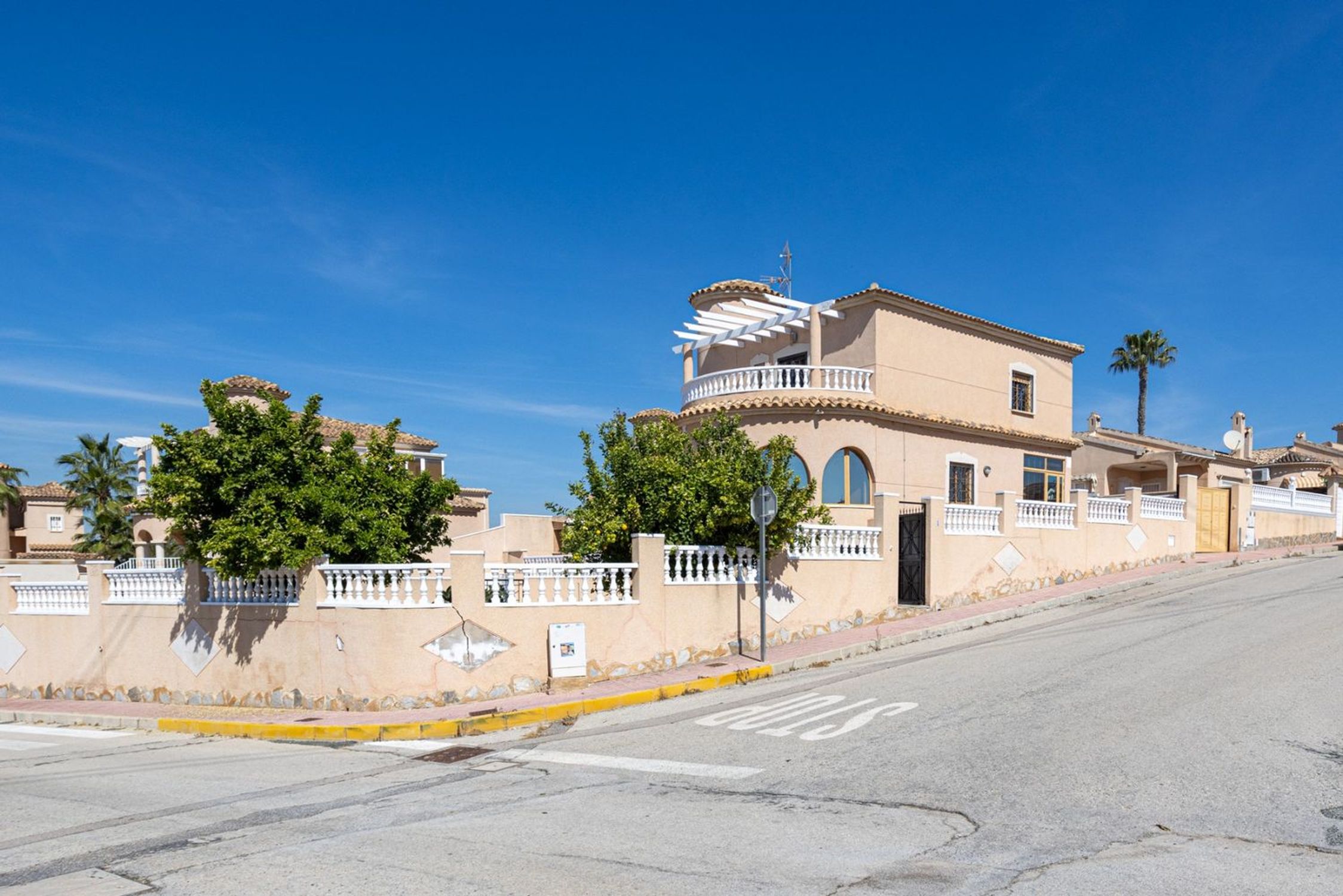 Casas en venta 5 bd in Benijofar, Alicante