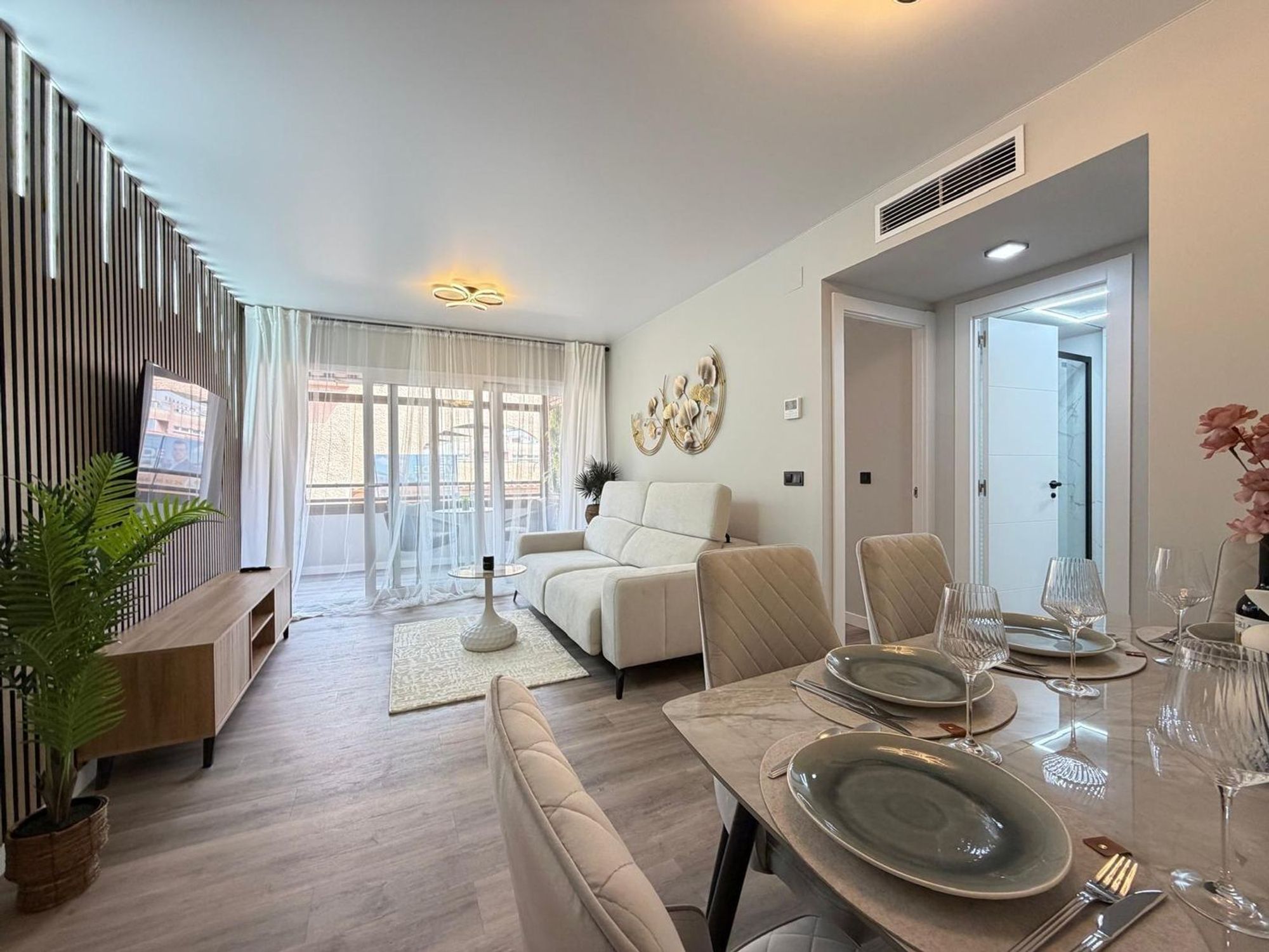Pisos en venta 2 bd in Torrevieja, Alicante