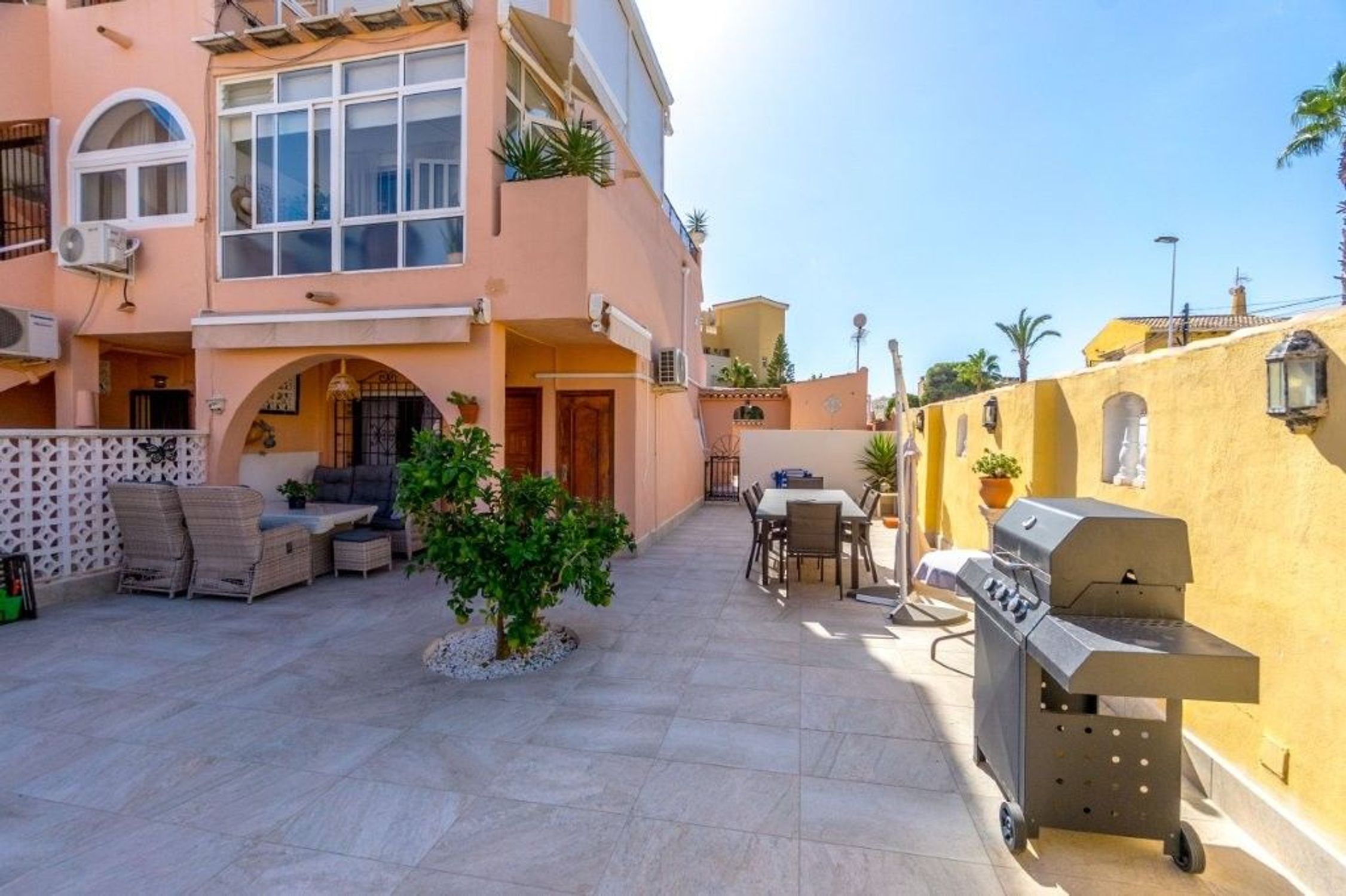 Pisos en venta 1 bd in Torrevieja, Alicante