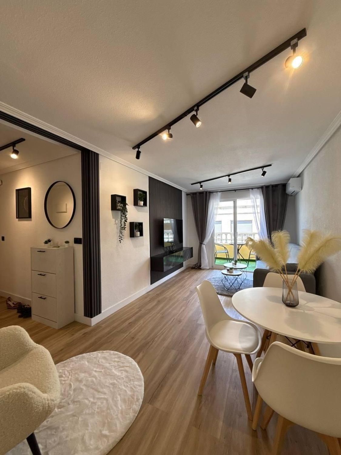 Pisos en venta 1 bd in Torrevieja, Alicante