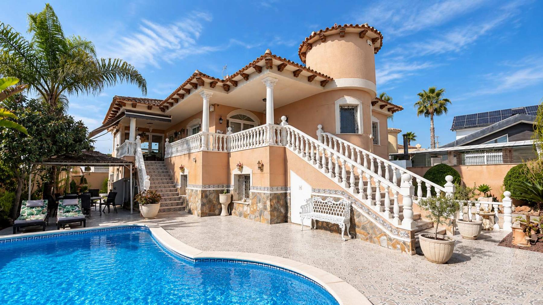 Casas en venta con 4 dorm. en Benferri, Alicante