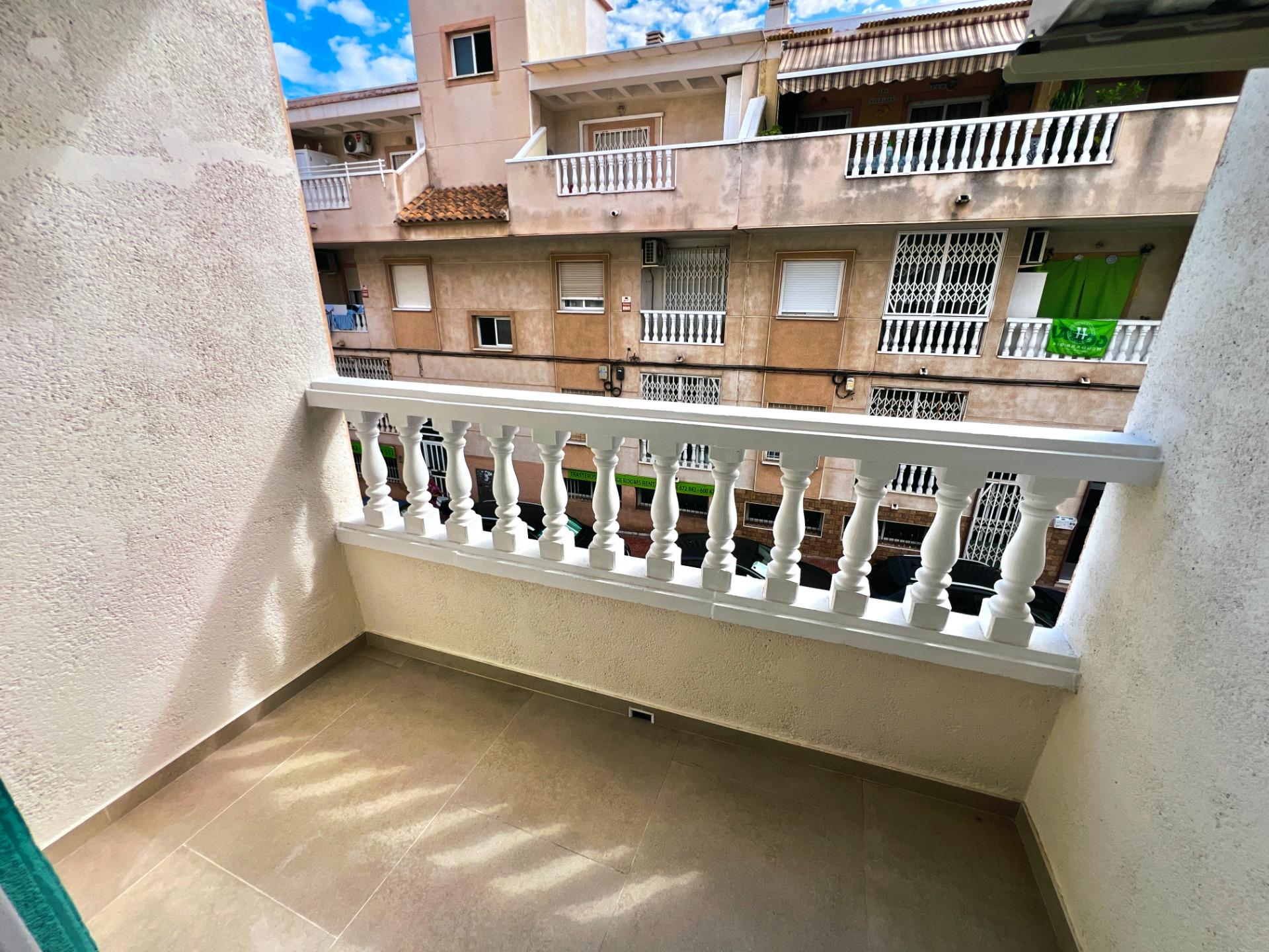Pisos en venta con 2 dorm. en Torrevieja, Alicante
