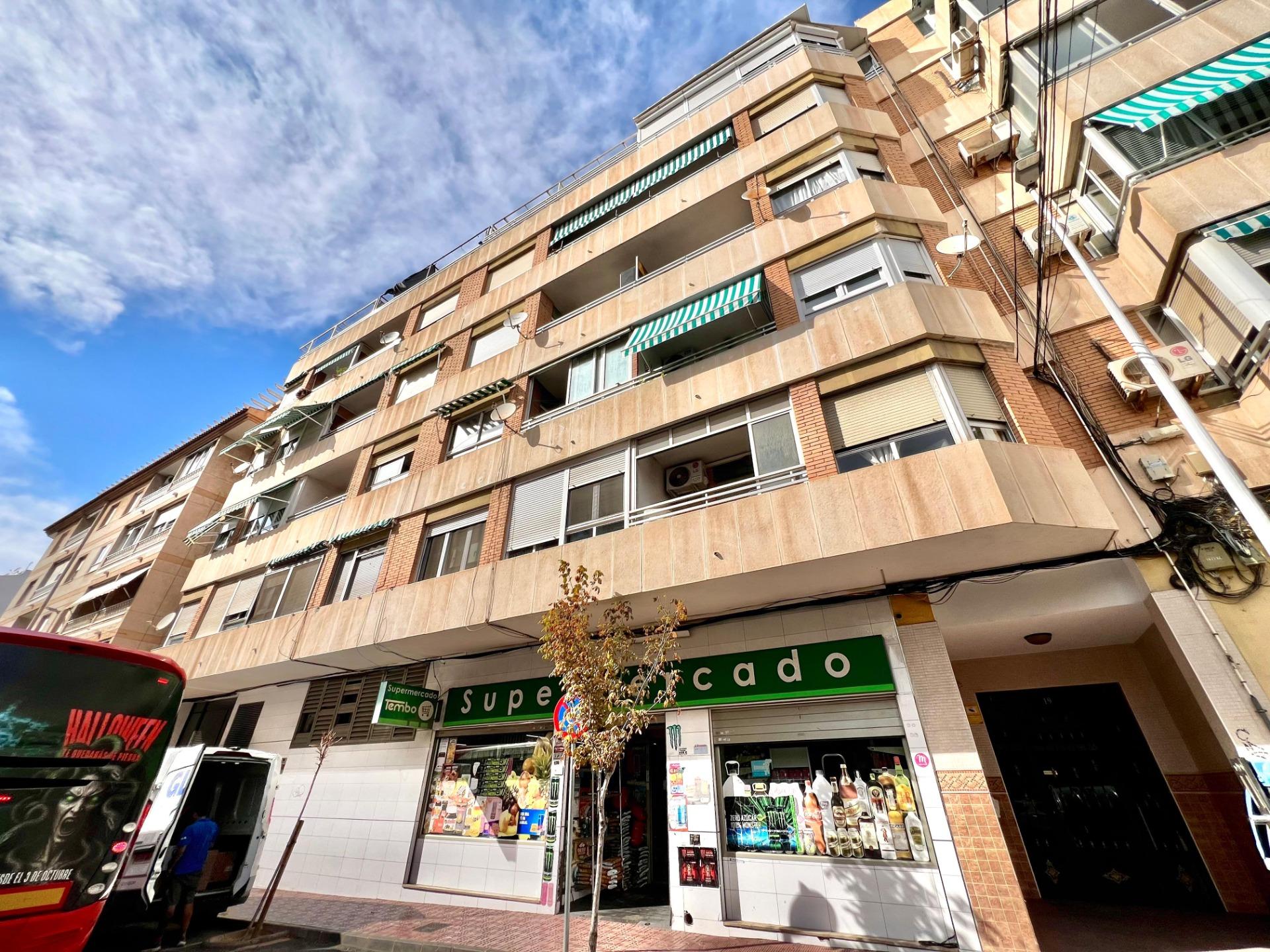 Pisos en venta con 2 dorm. en Torrevieja, Alicante
