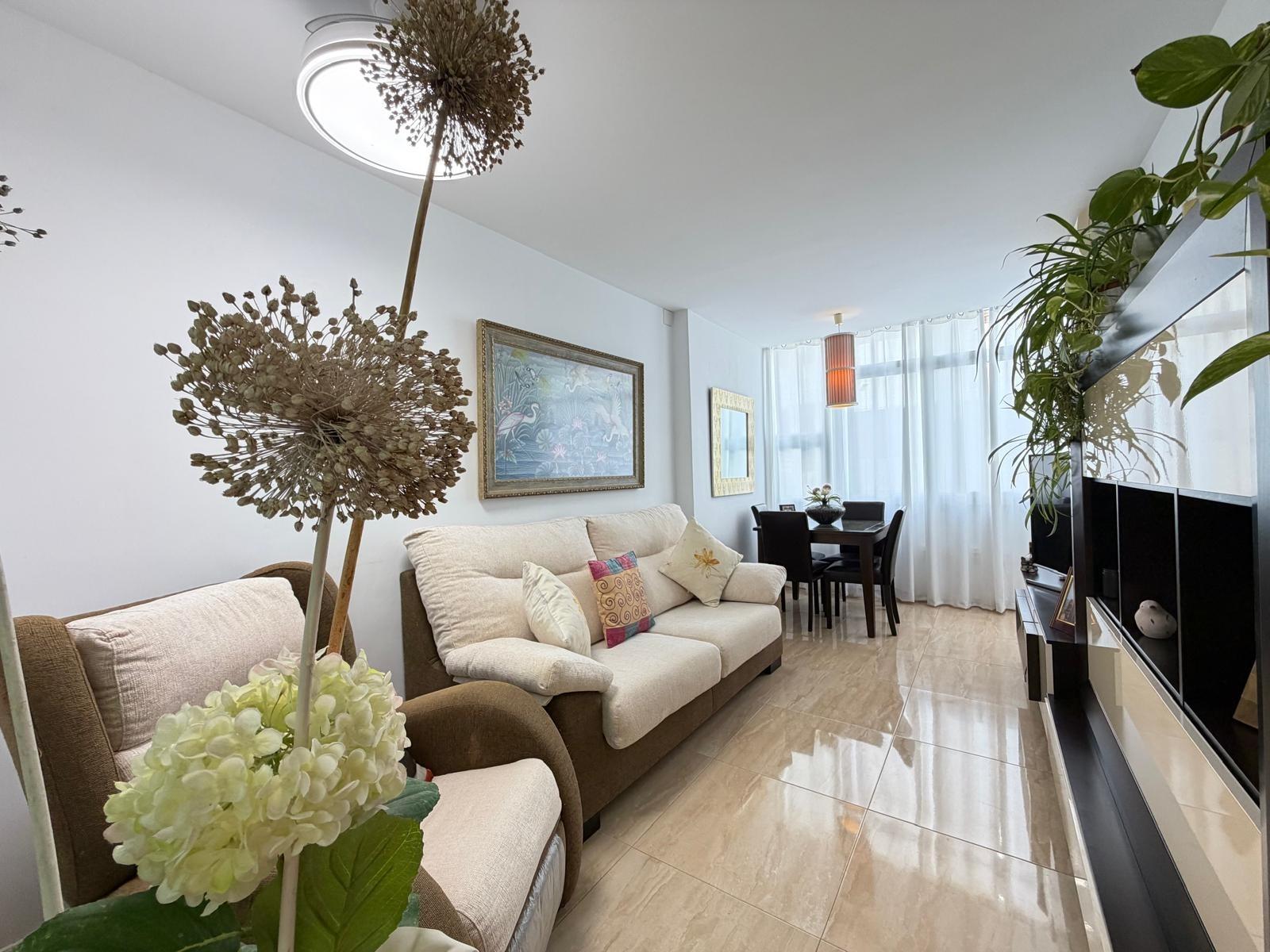 Pisos en venta con 2 dorm. en Torrevieja, Alicante
