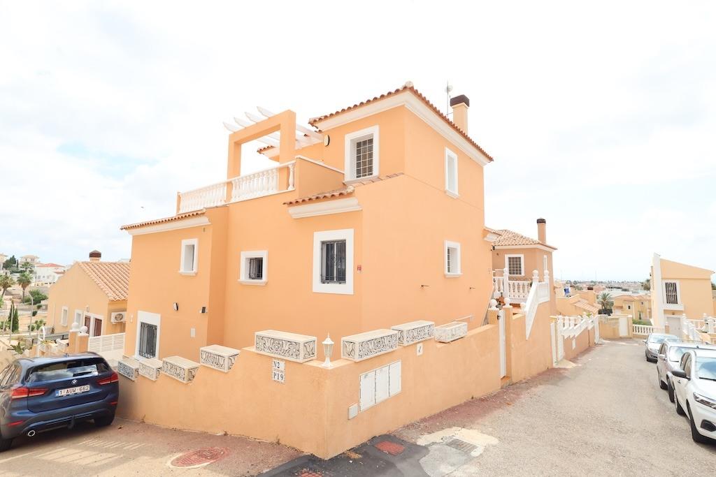 Casas en venta con 5 dorm. en San Miguel de Salinas, Alicante