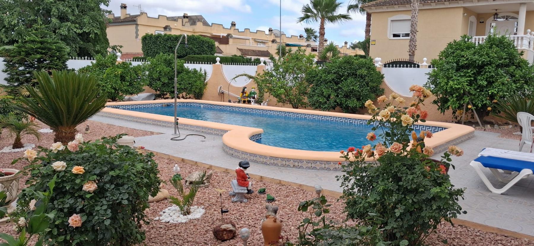 Casas en venta con 3 dorm. en Benferri, Alicante