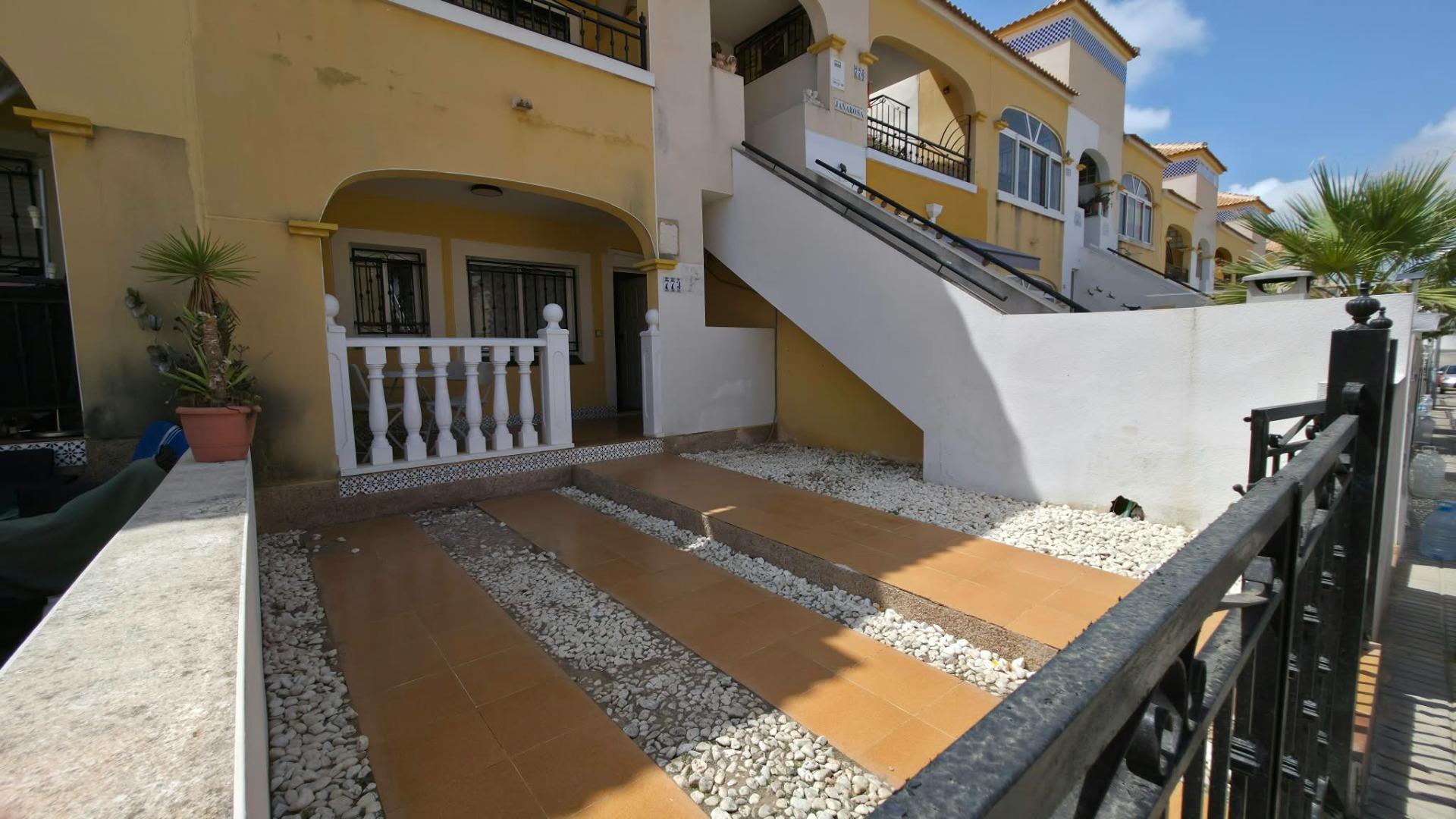 Casas en venta con 2 dorm. en Torrevieja, Alicante