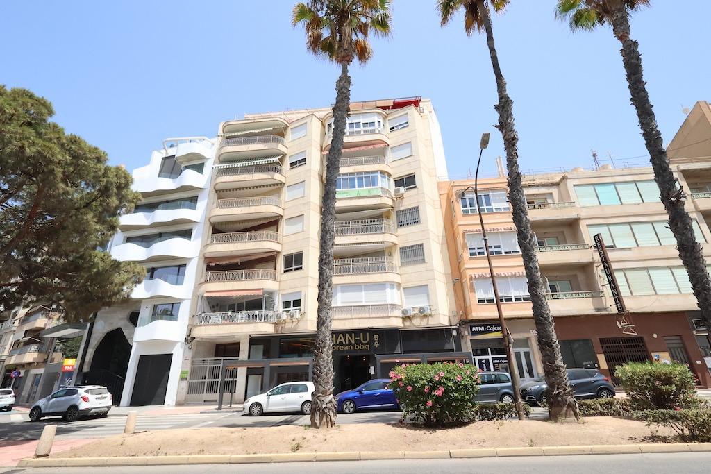 Pisos en venta con 3 dorm. en Torrevieja, Alicante