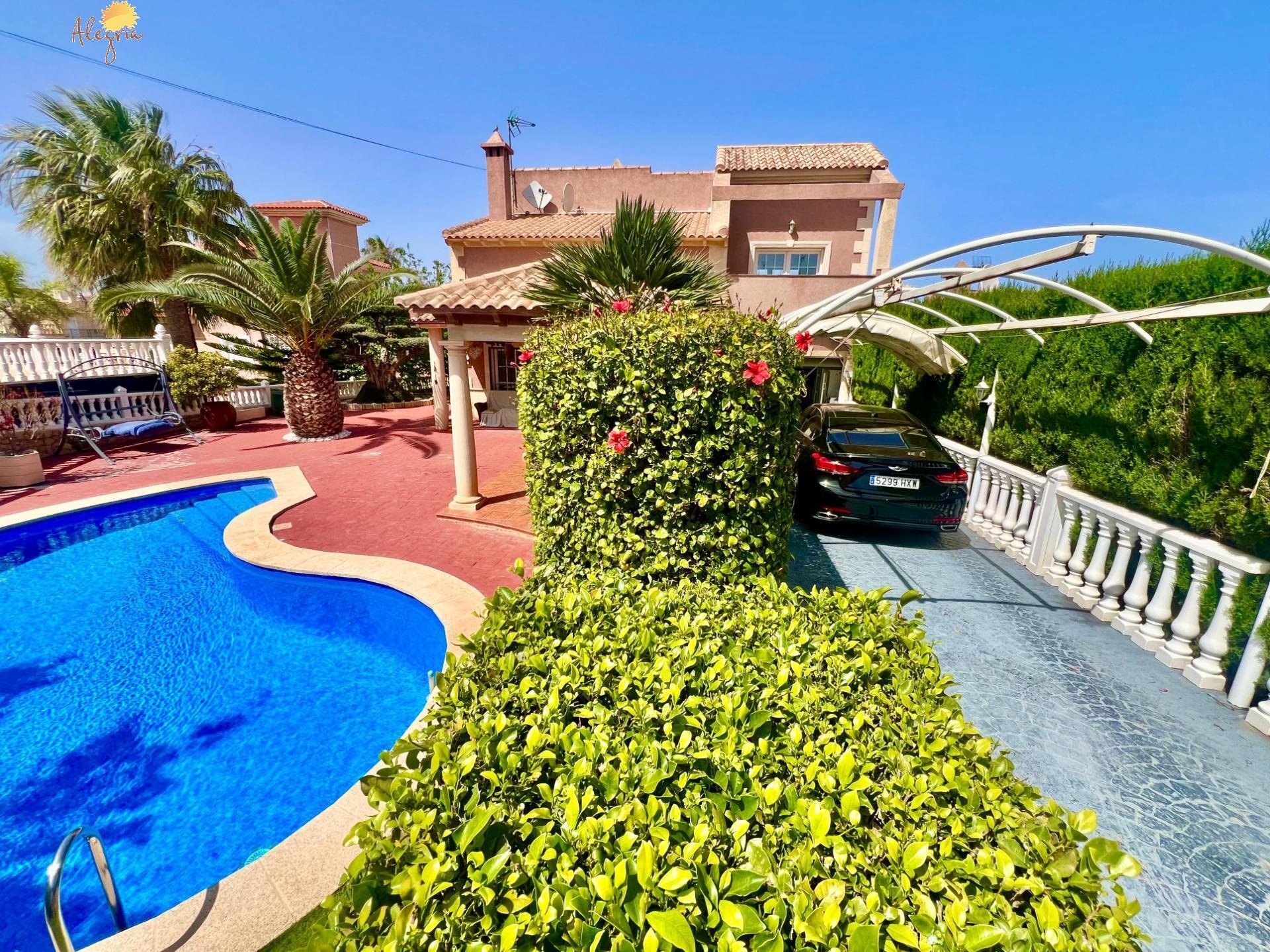 Houses for sale with 3 bd in Torrevieja, Alicante