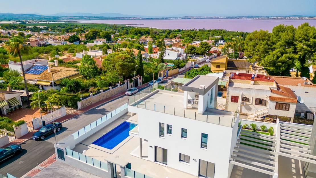 Casas en venta con 3 dorm. en Torrevieja, Alicante