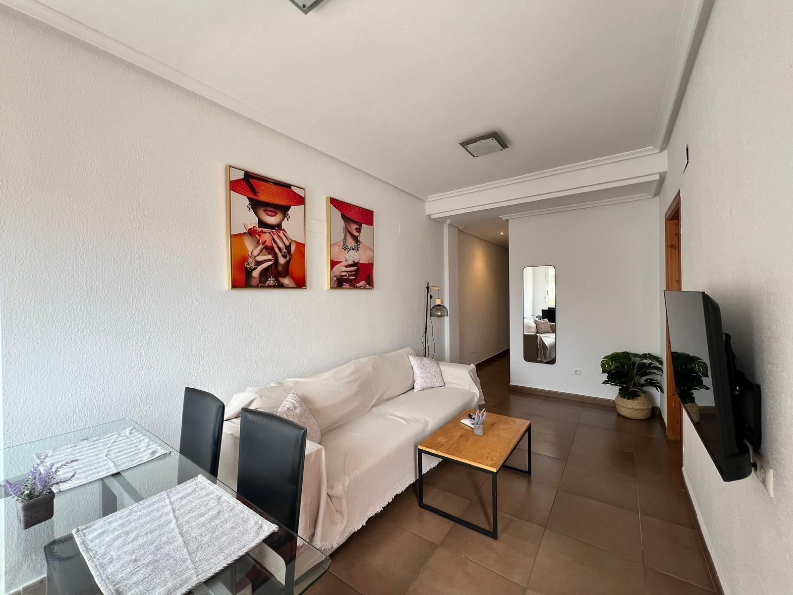 Pisos en venta con 2 dorm. en Torrevieja, Alicante