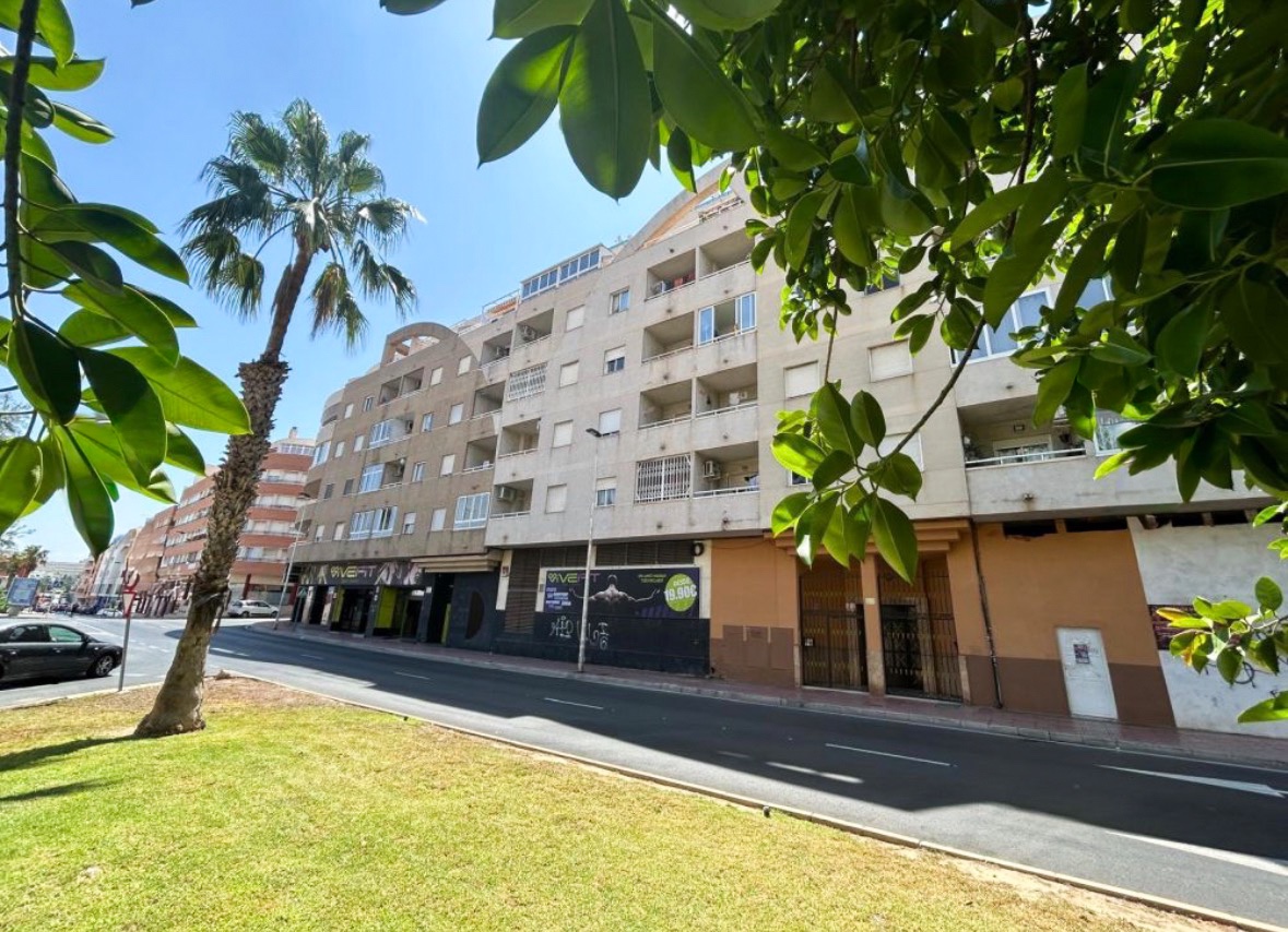 pisos zu verkaufen 2 bd in Torrevieja, Alicante