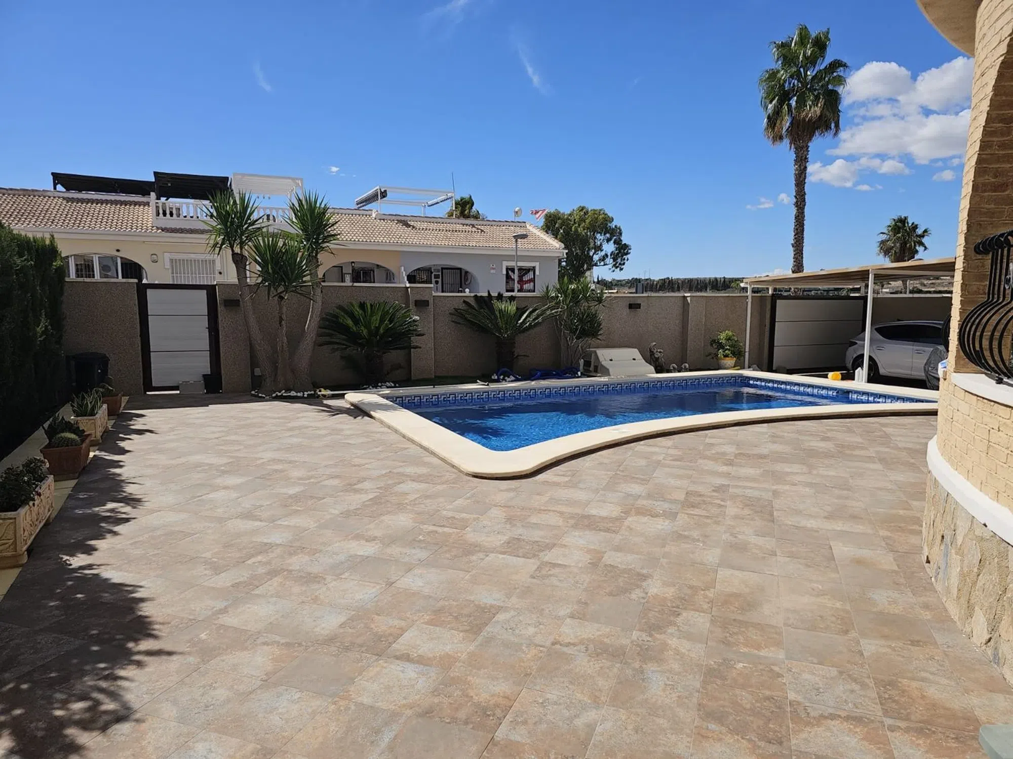 Chalet independiente con 3 dormitorios en Benijofar, Alicante