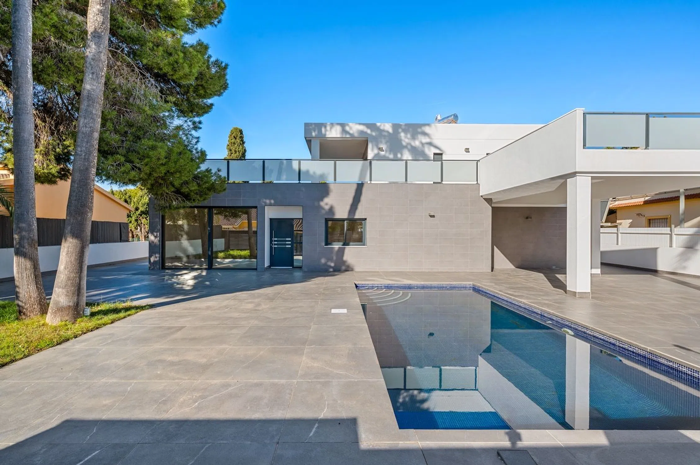 Chalet independiente con 4 dormitorios en Orihuela, Alicante