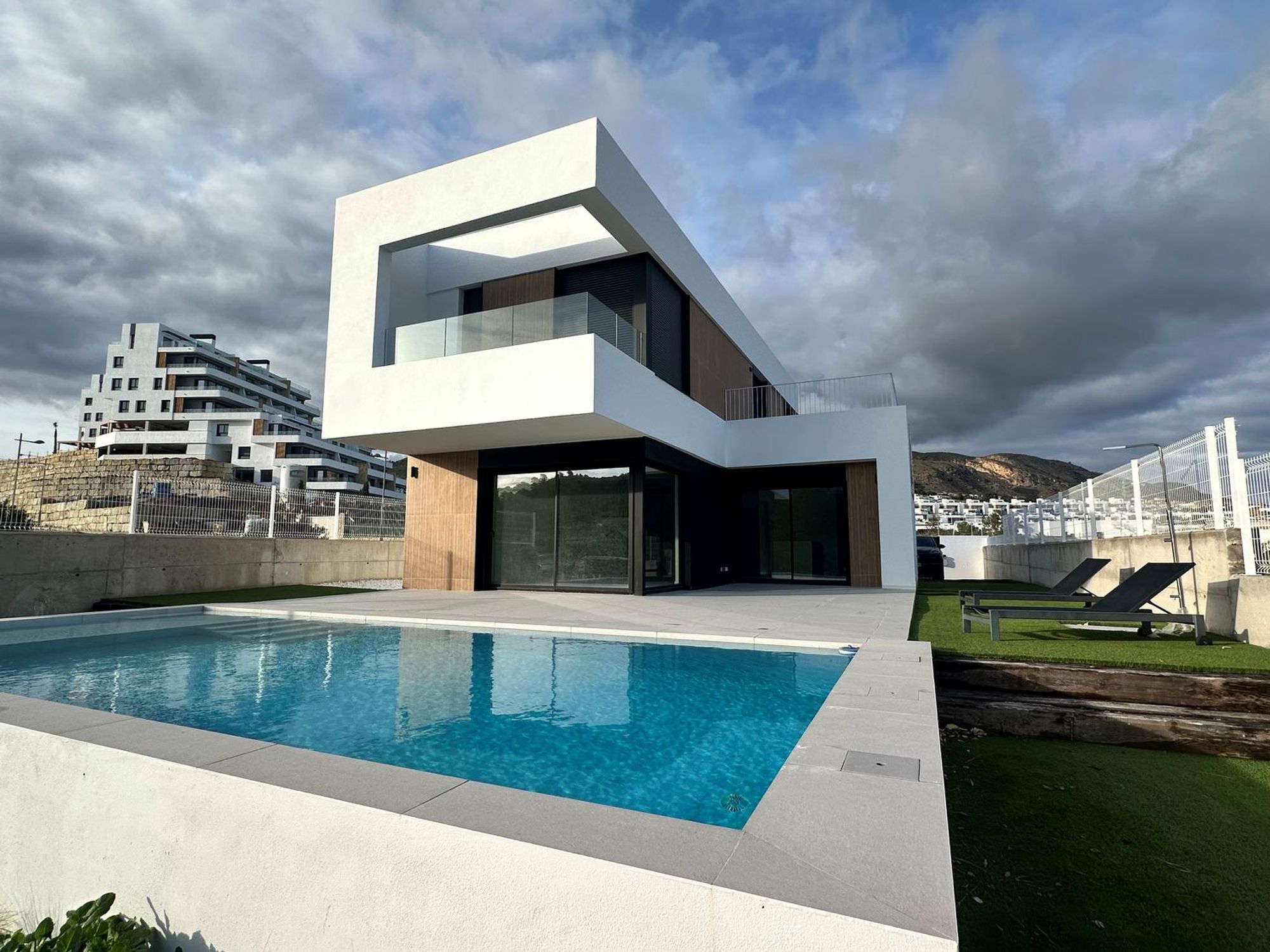 Casas en venta 3 dorm. en Finestrat, Alicante 592870