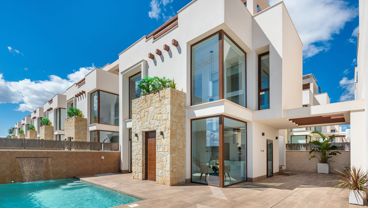Houses for sale 5 bd in Los Montesinos, Alicante