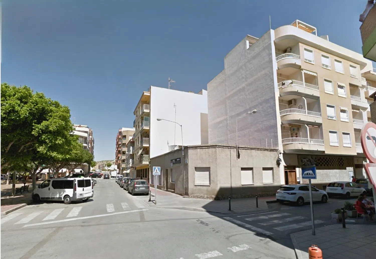 Houses for sale 4 bd in Guardamar del Segura, Alicante