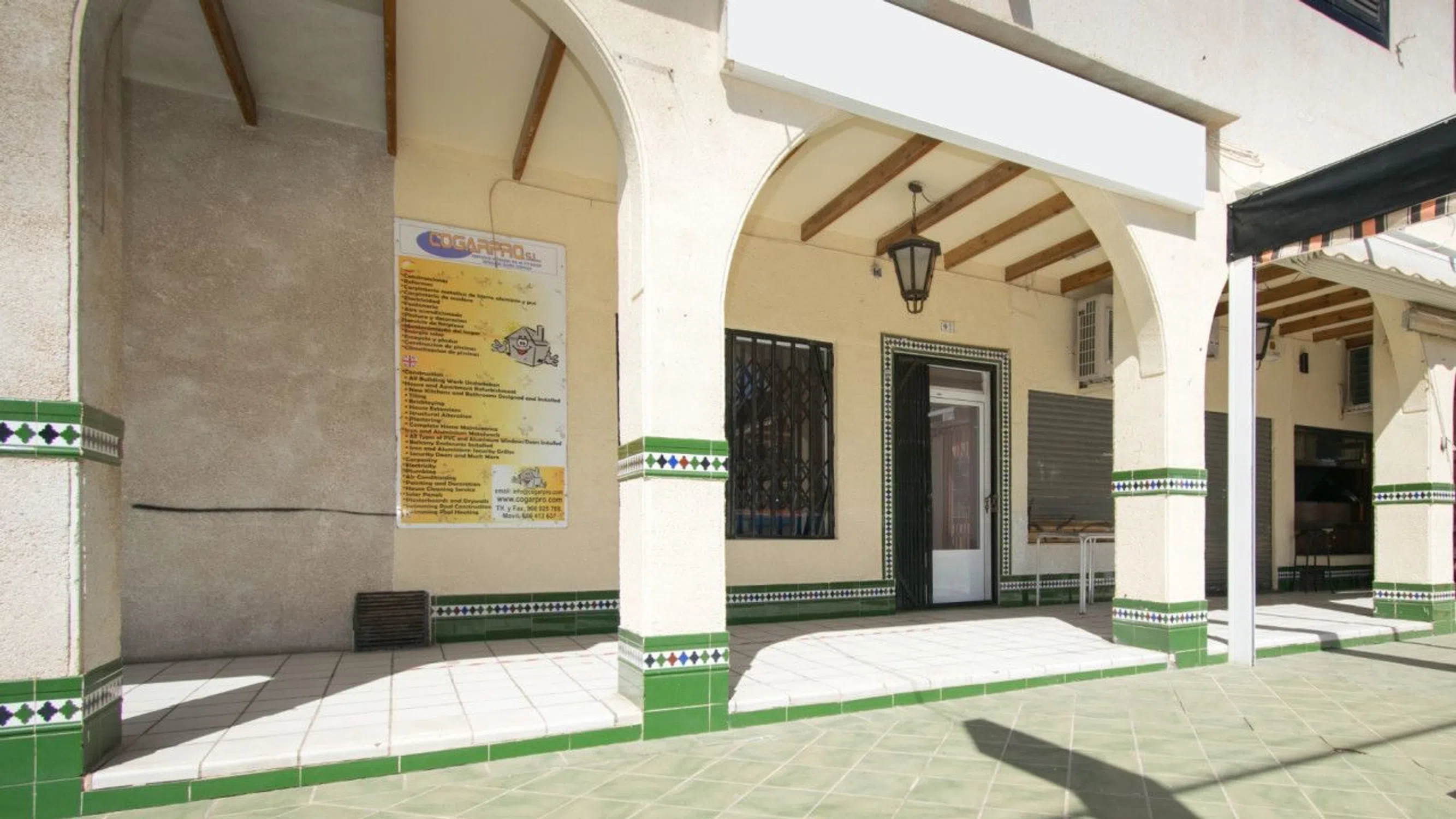 Premises for sale in Torrevieja, Alicante