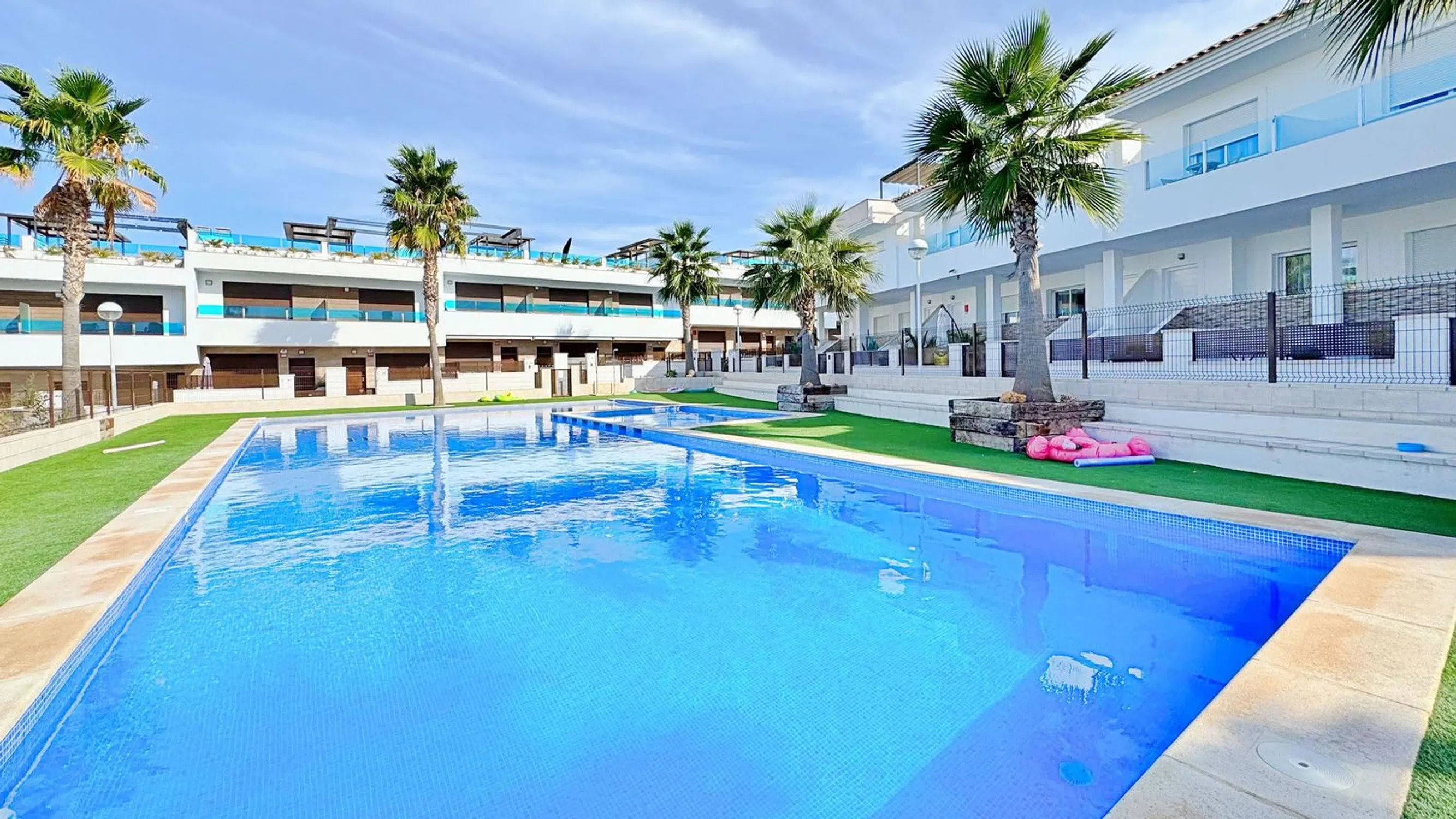 Houses for sale 3 bd in Torrevieja, Alicante