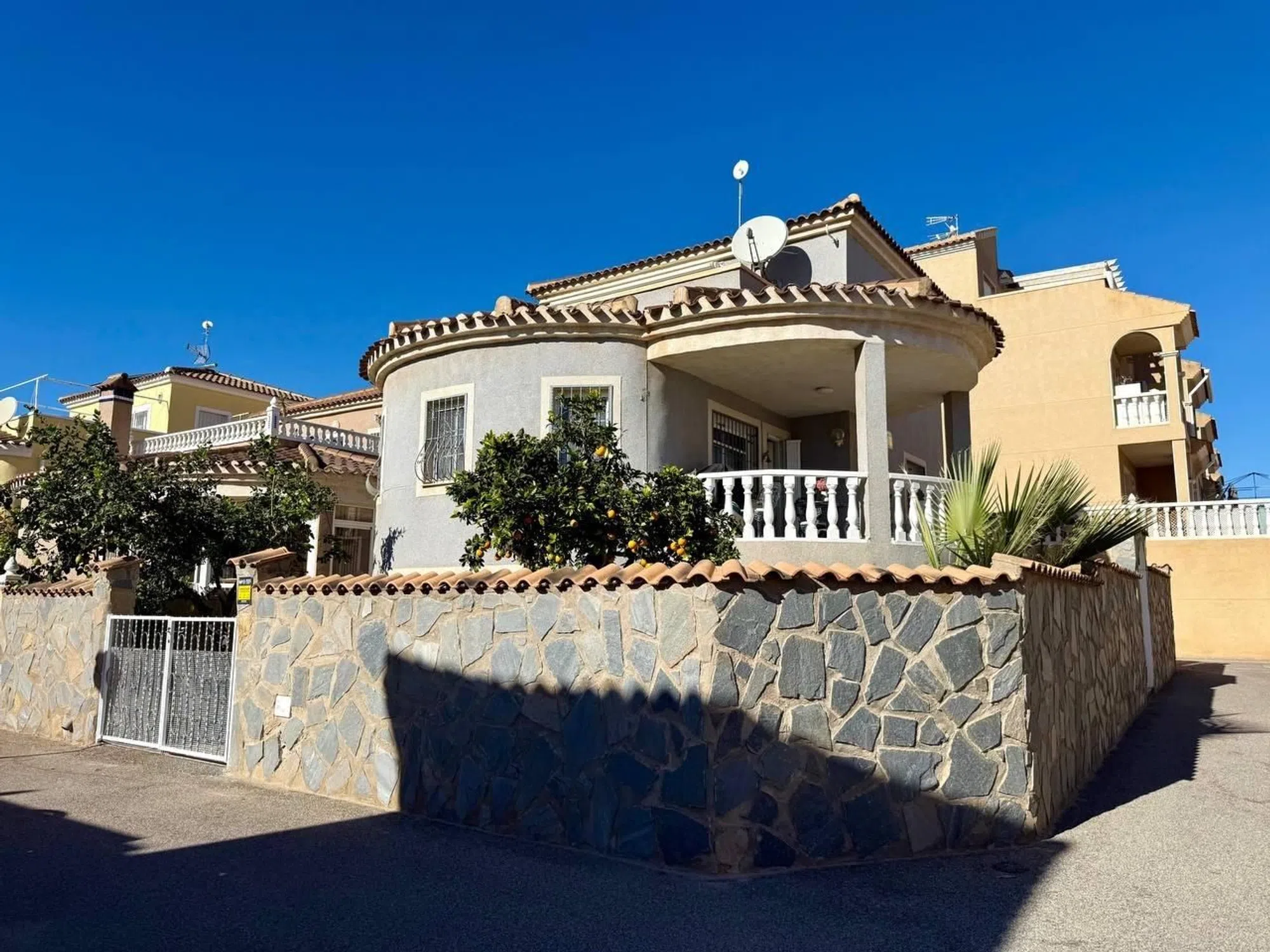Houses for sale 4 bd in Orihuela, Alicante