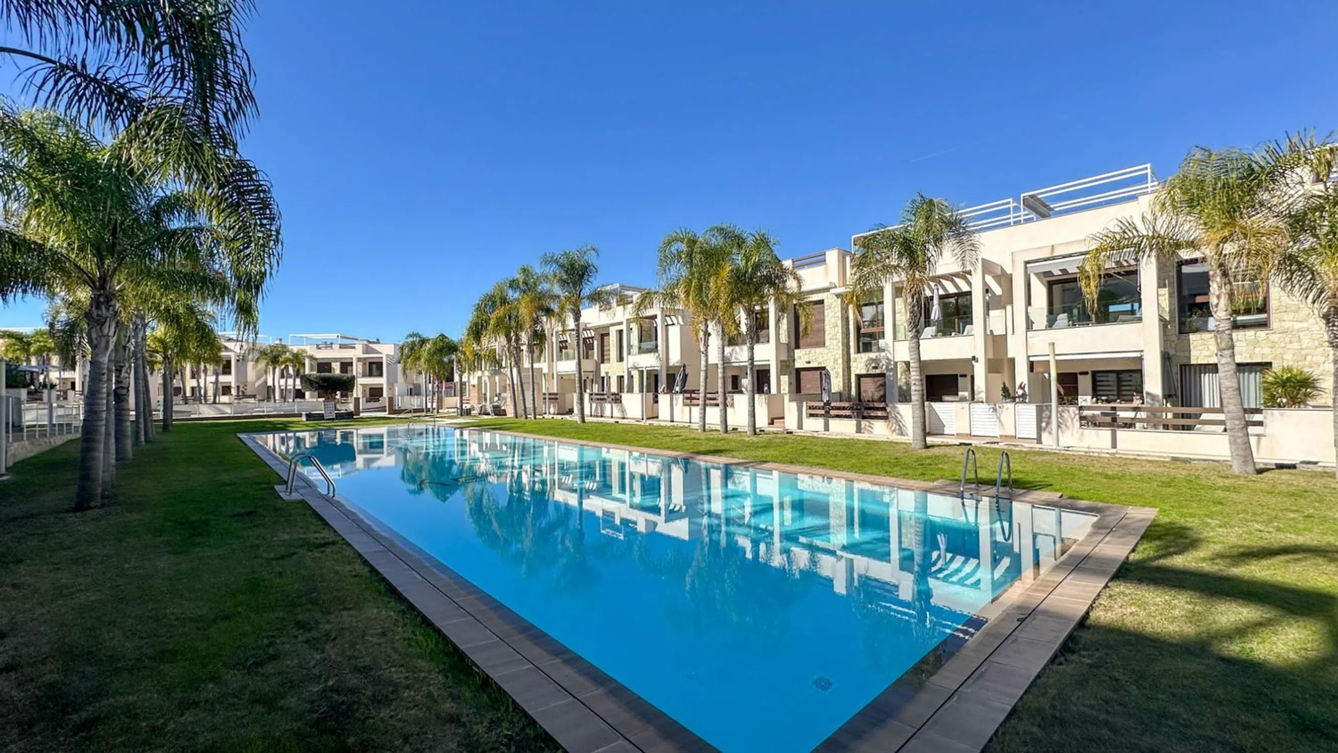 Houses for sale 3 bd in Torrevieja, Alicante