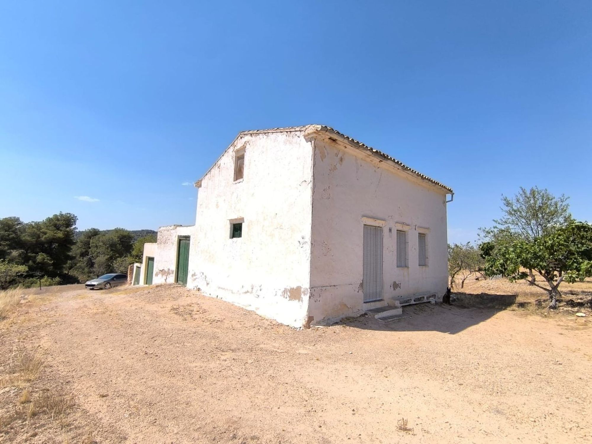 Houses for sale 4 bd in Villena, Alicante