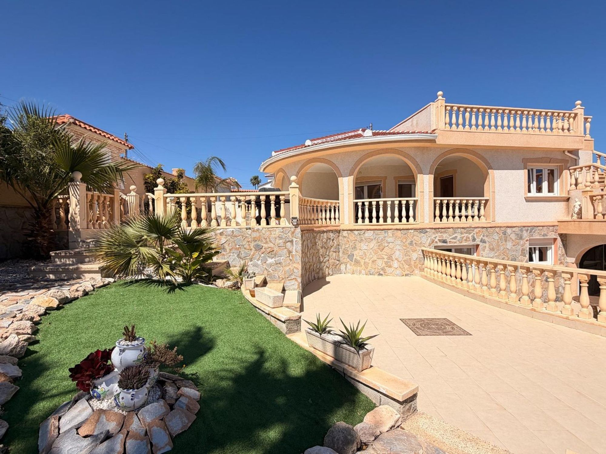 Houses for sale 5 bd in Rojales, Alicante