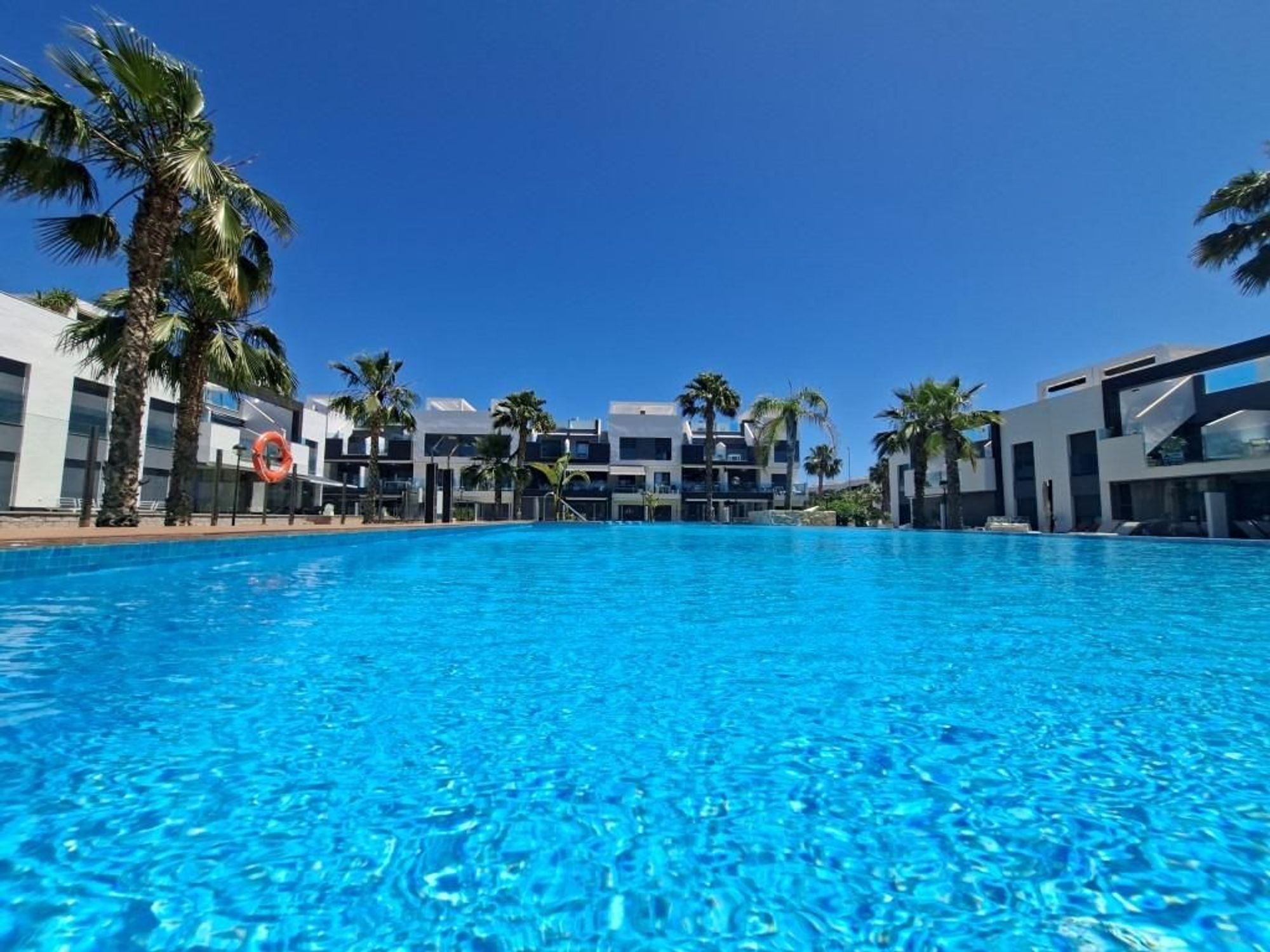 Apartments for sale 2 bd in Guardamar del Segura, Alicante