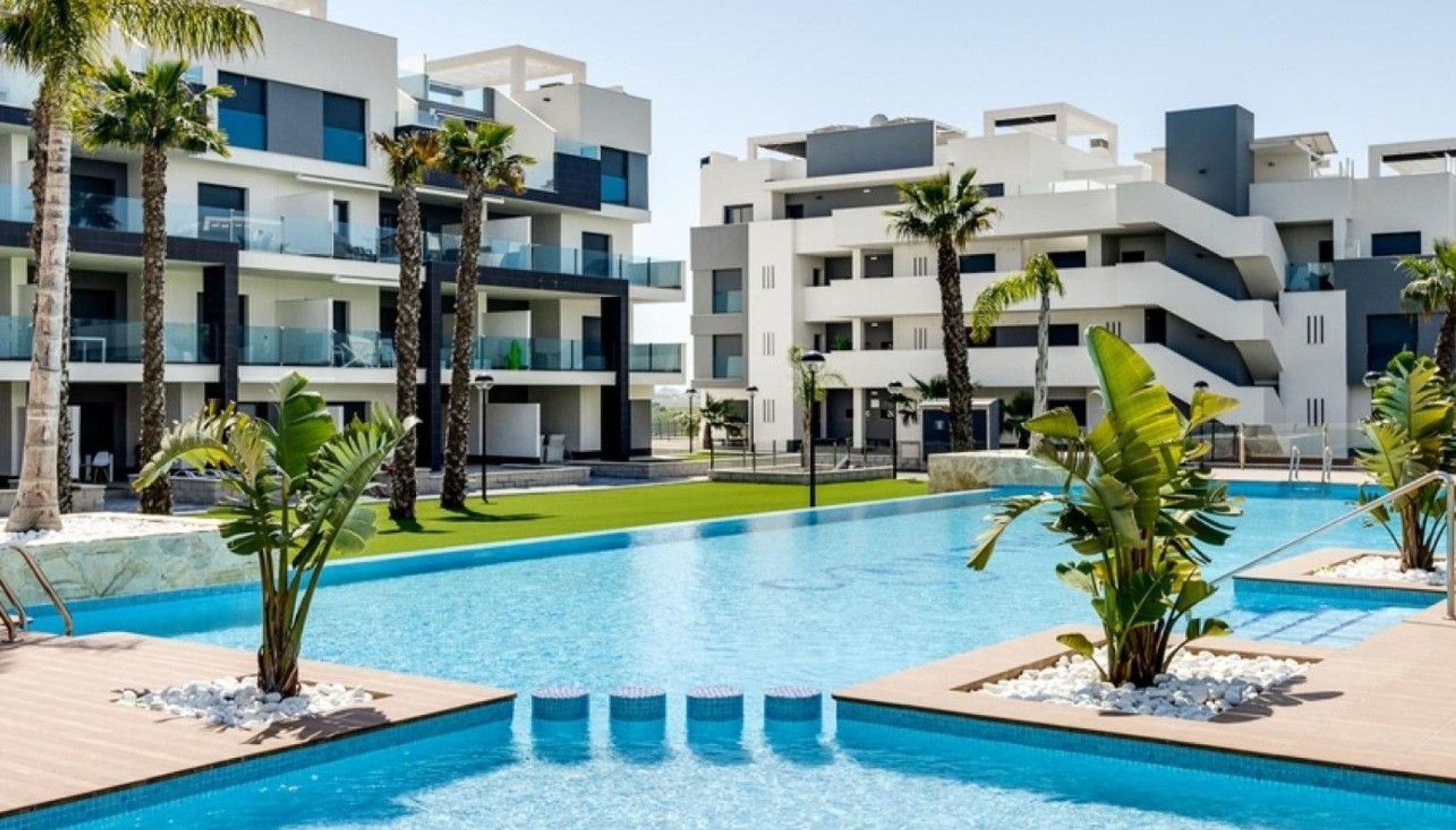 Apartments for sale 2 bd in Guardamar del Segura, Alicante