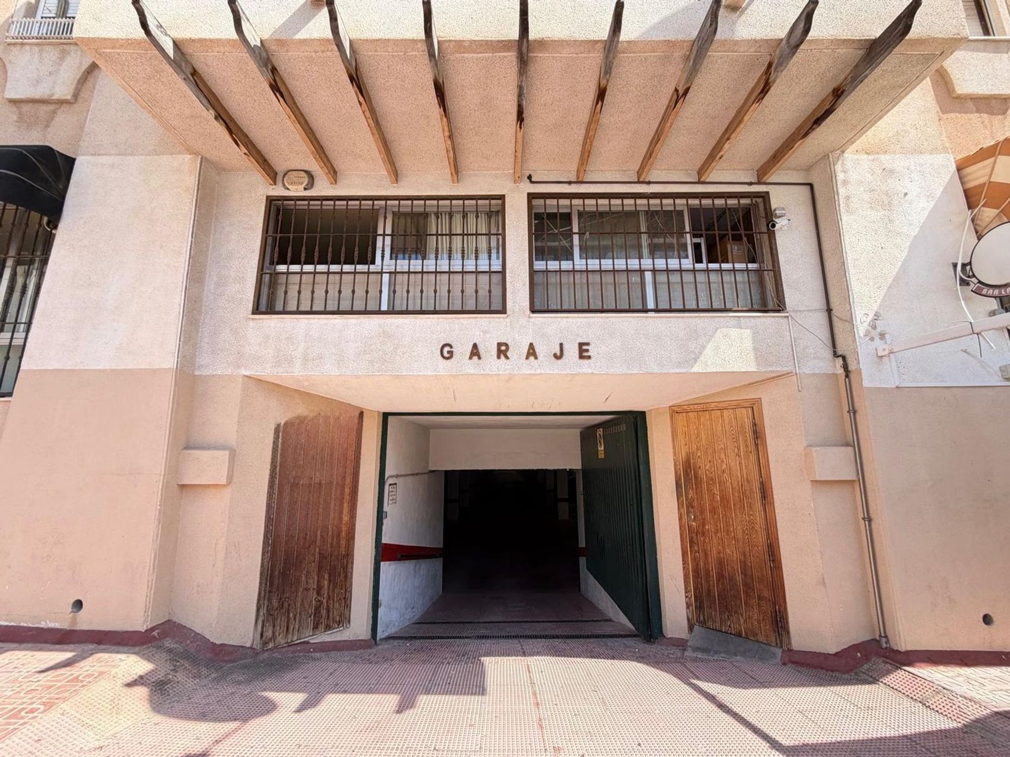 Premises for sale in Torrevieja, Alicante