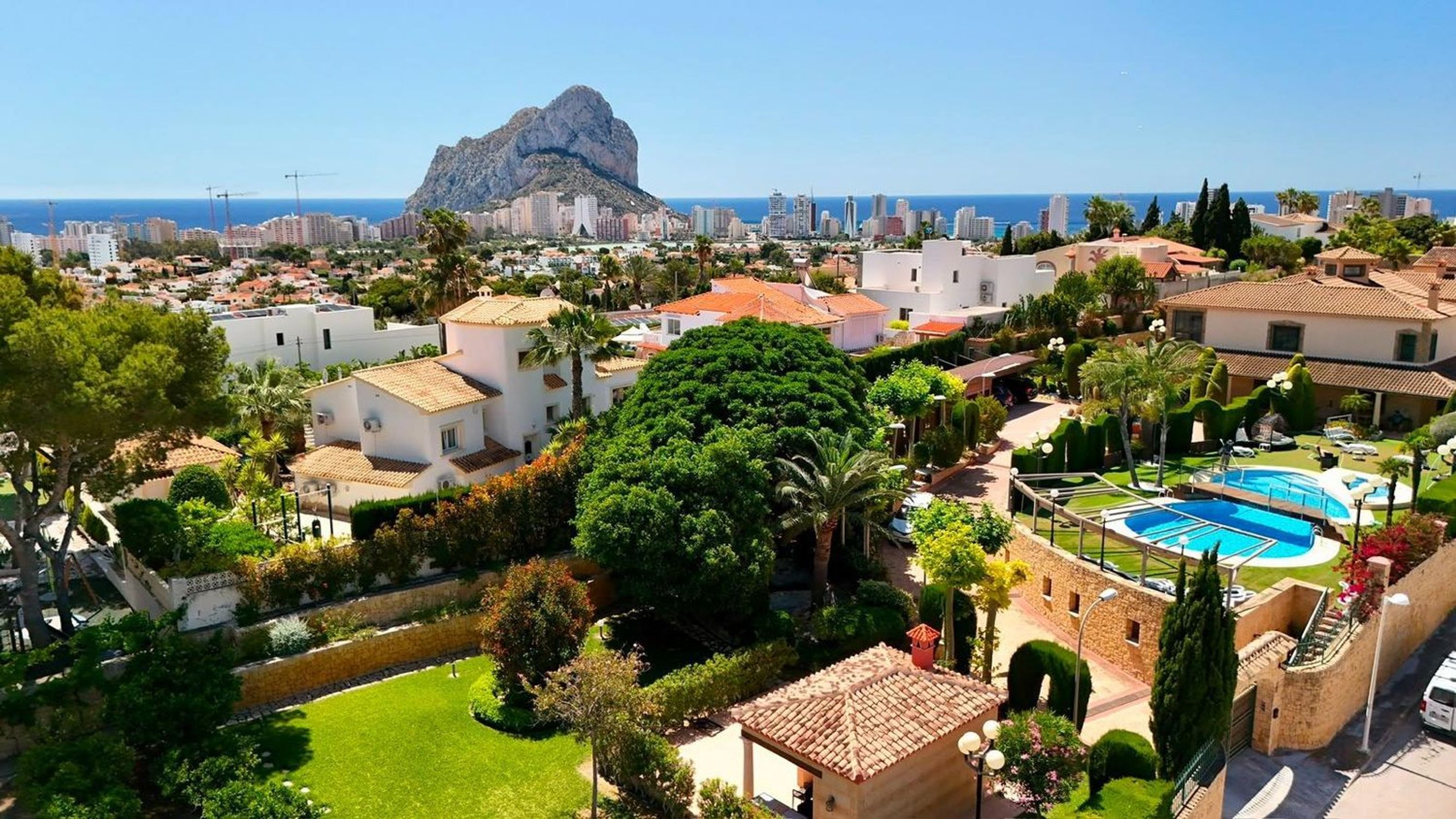 Casas en venta 8 bd in Calpe, Alicante