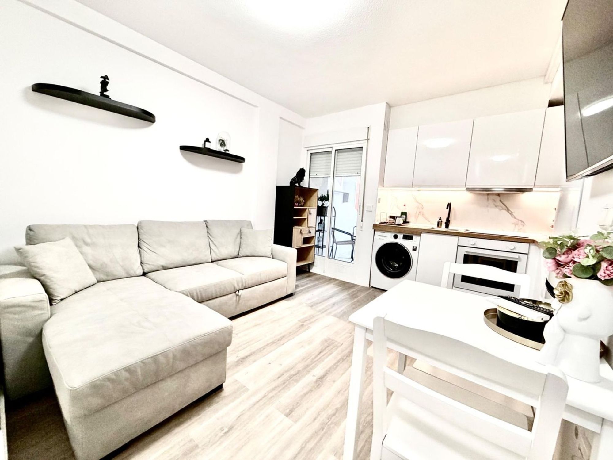 Pisos en venta 1 bd in Torrevieja, Alicante