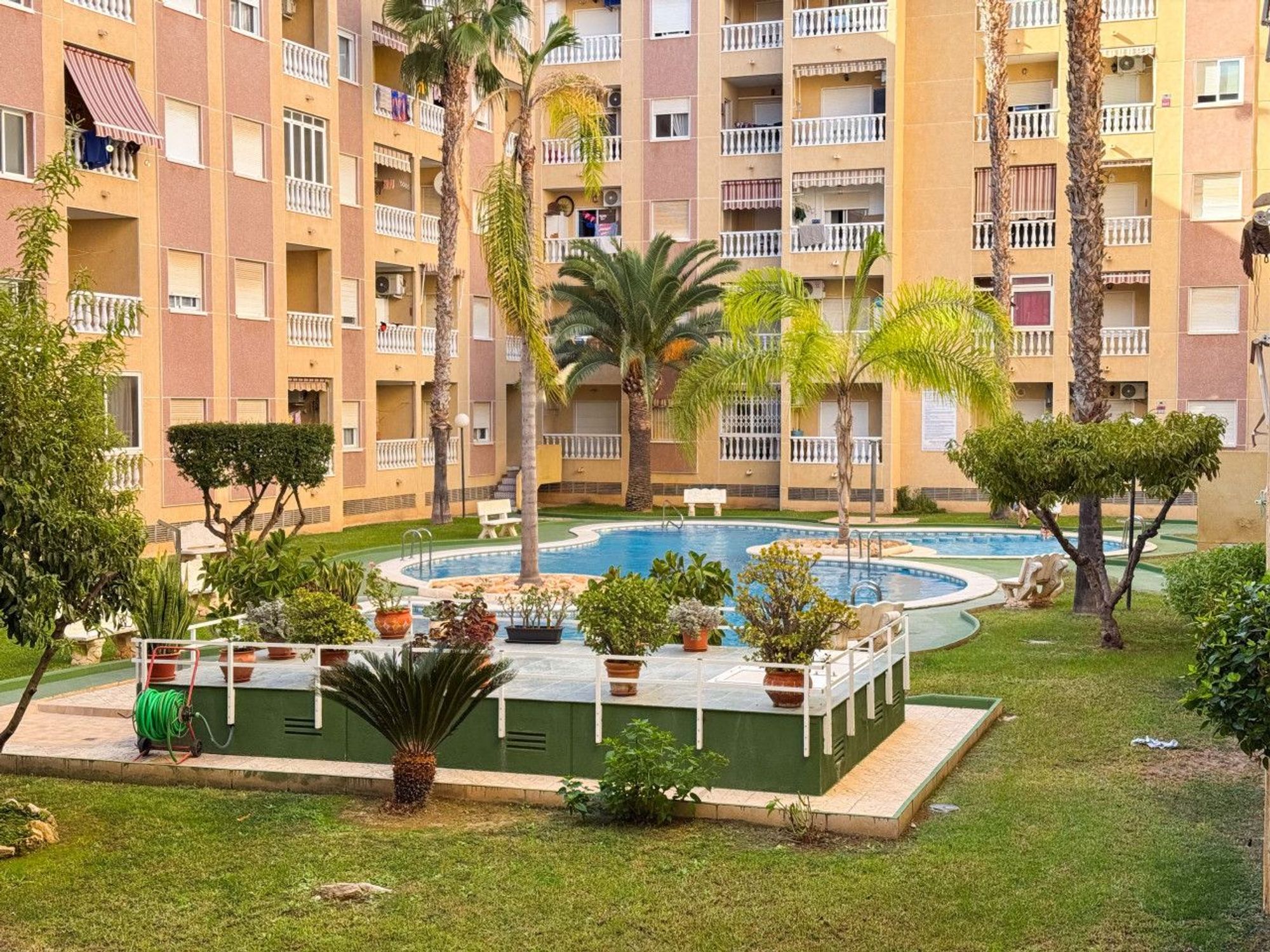 Apartments for sale 1 bd in Torrevieja, Alicante