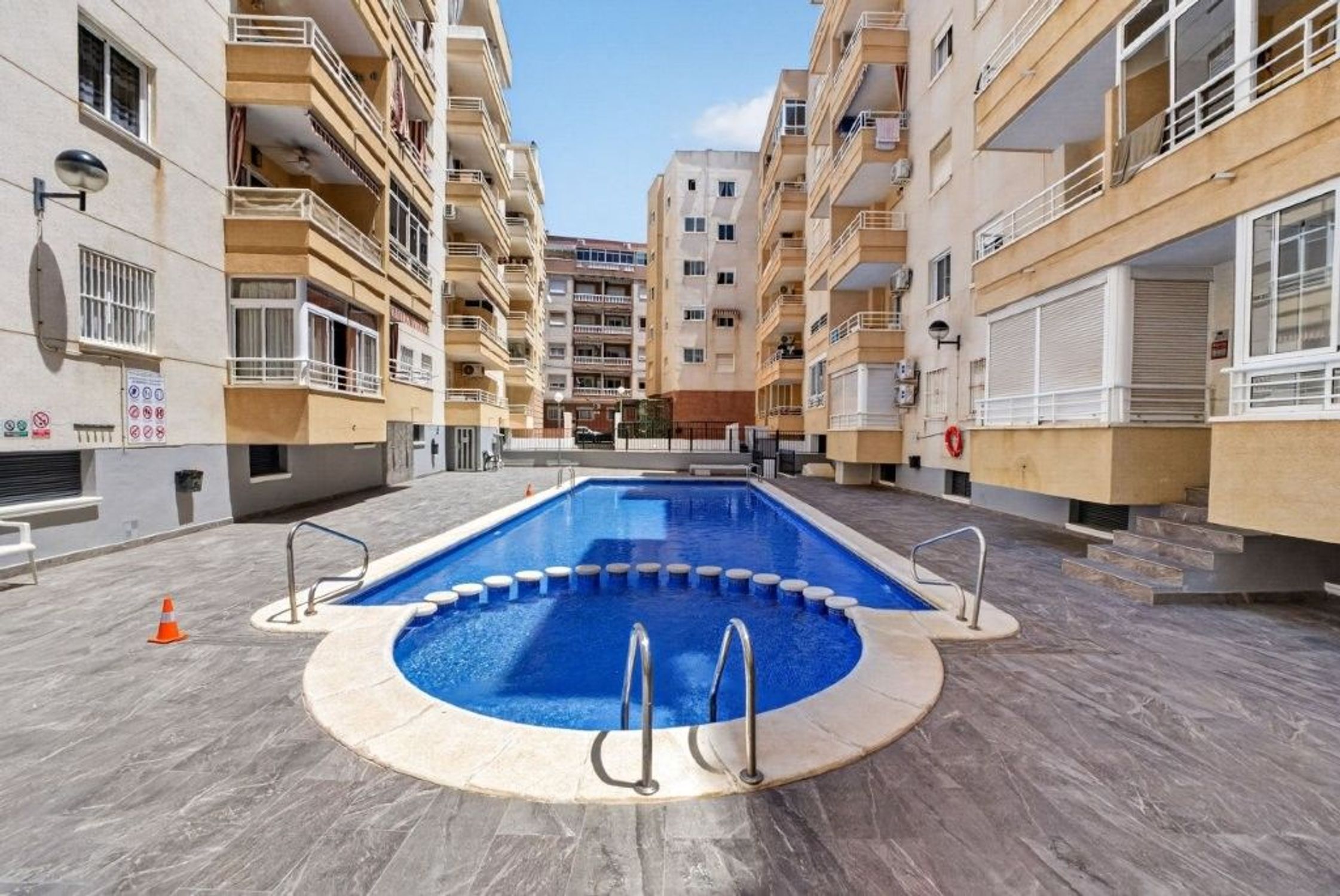 Apartments for sale 3 bd in Torrevieja, Alicante