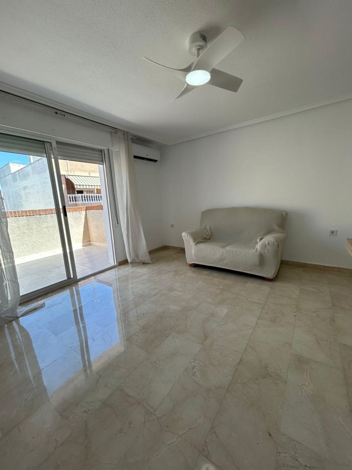 Квартиры на продажу 3 bd in Торревьеха, Аликанте
