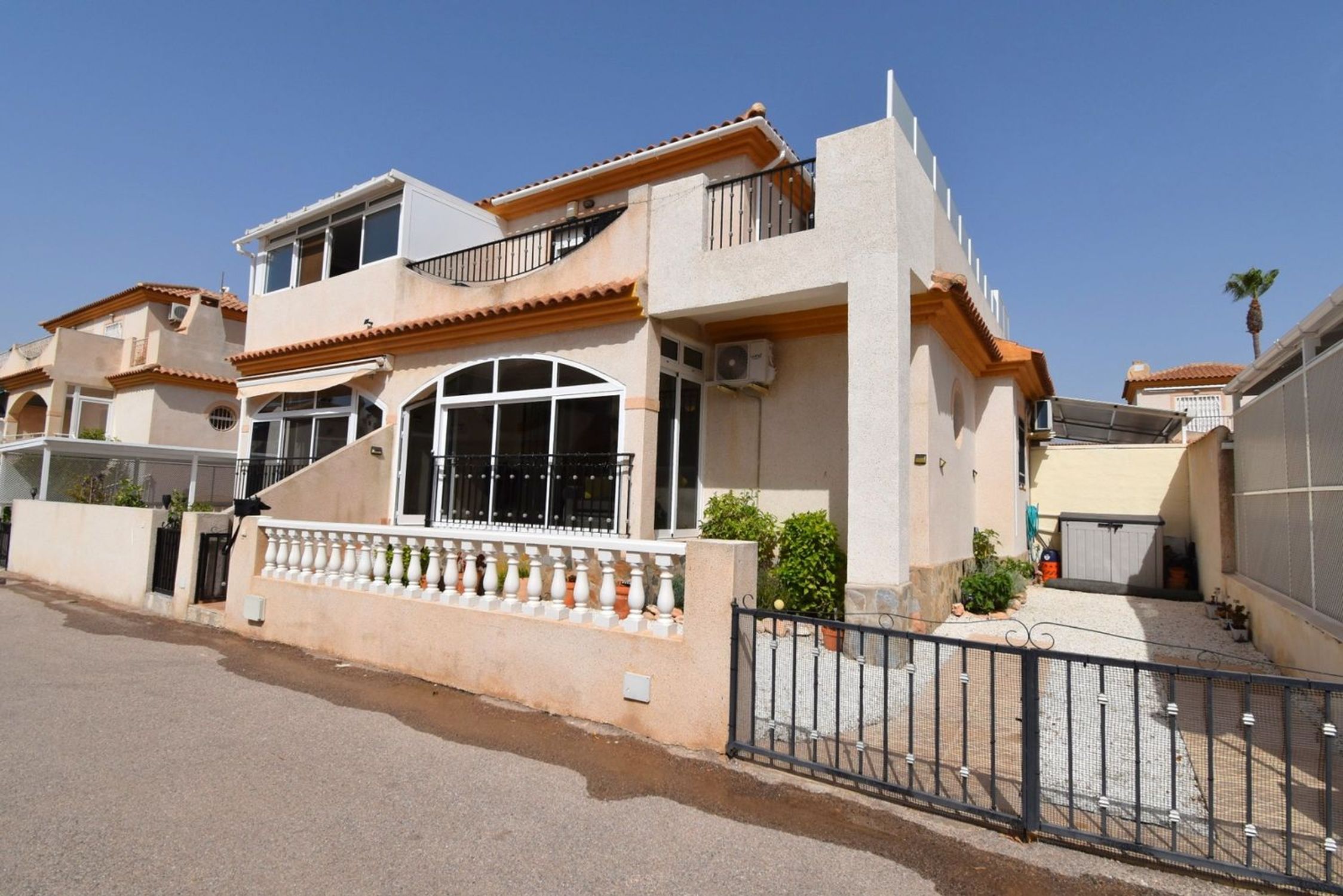 Будинки на продаж 2 bd in Оріуела, Аліканте