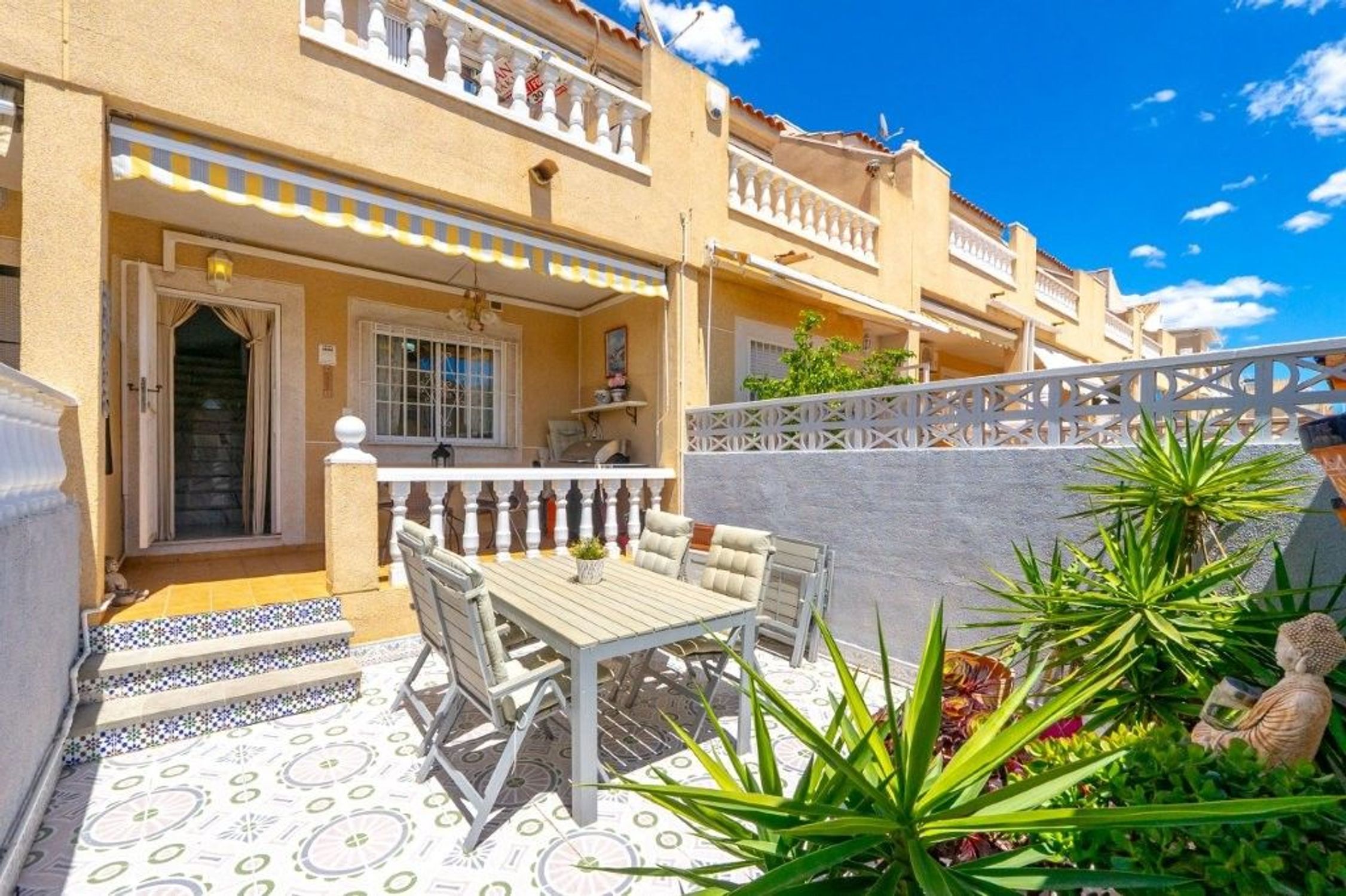 Houses for sale 2 bd in Torrevieja, Alicante