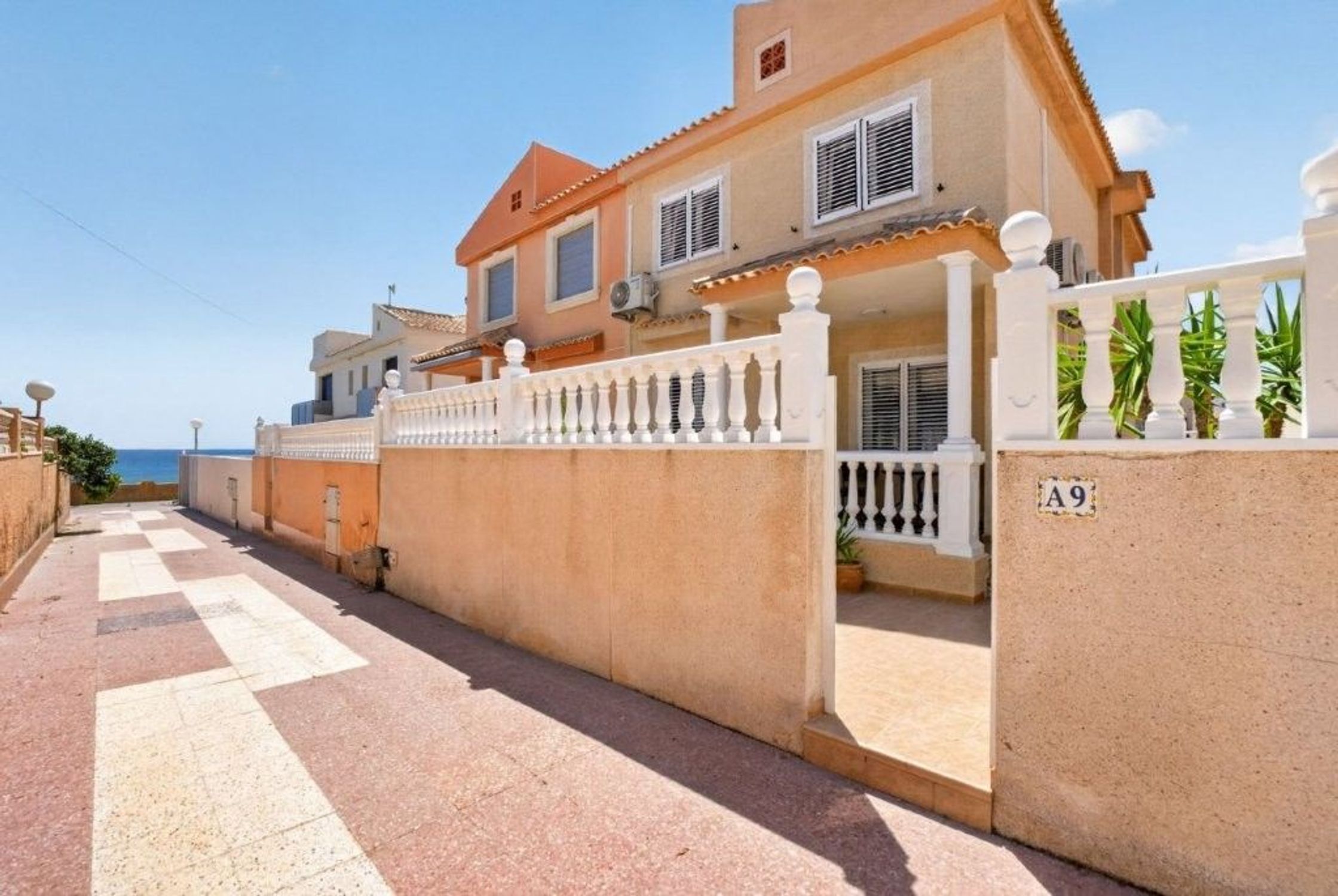 Houses for sale 3 bd in Torrevieja, Alicante
