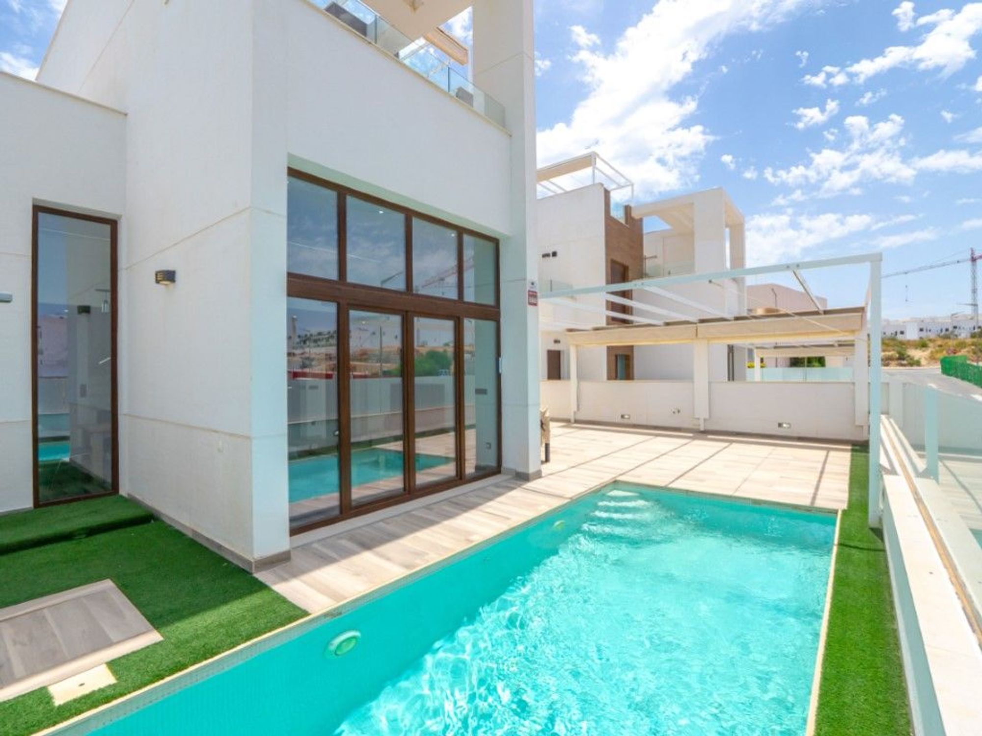 Houses for sale 4 bd in Torrevieja, Alicante