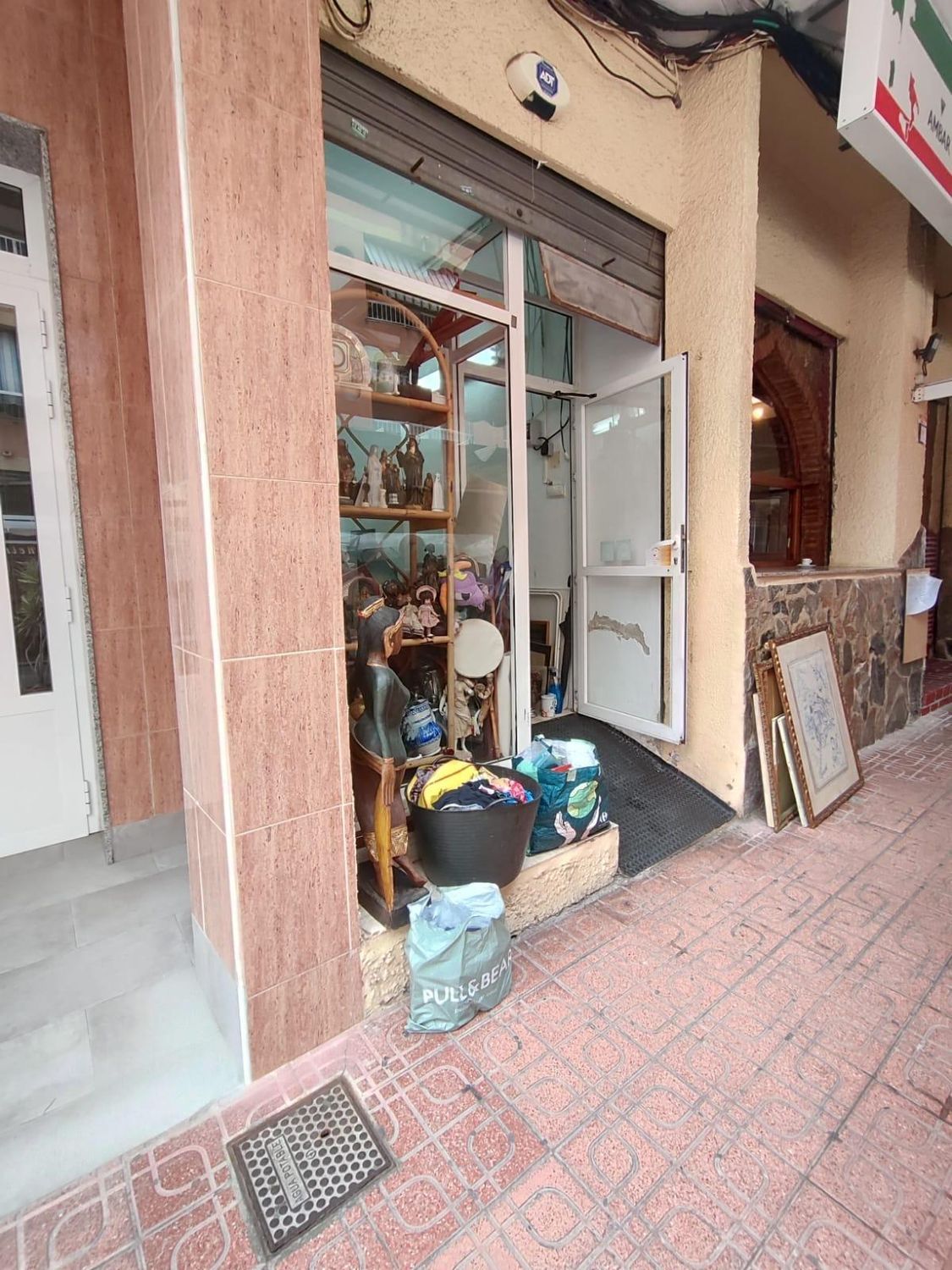 Premises for sale in Torrevieja, Alicante