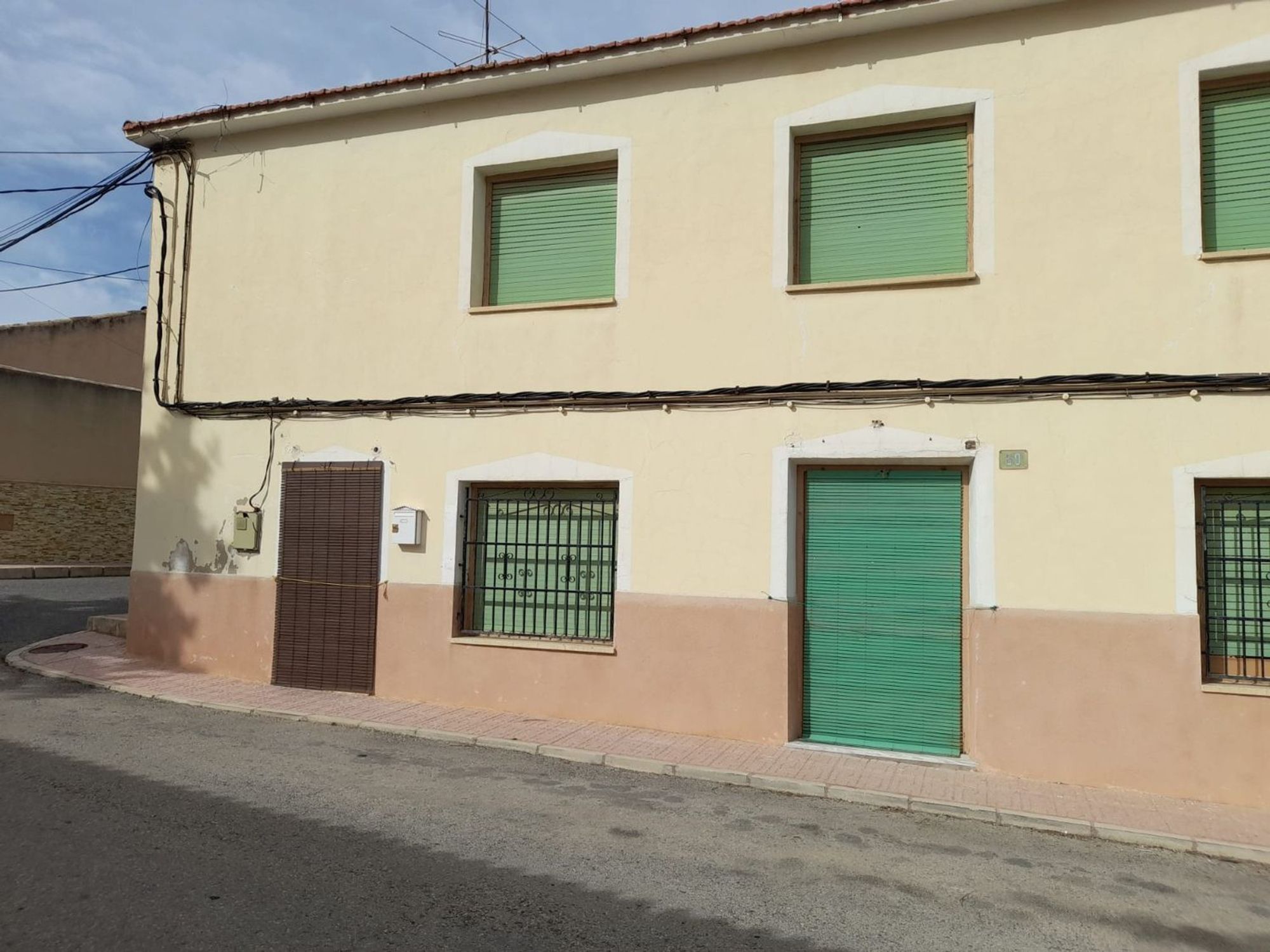 Houses for sale 5 bd in Monovar, Alicante