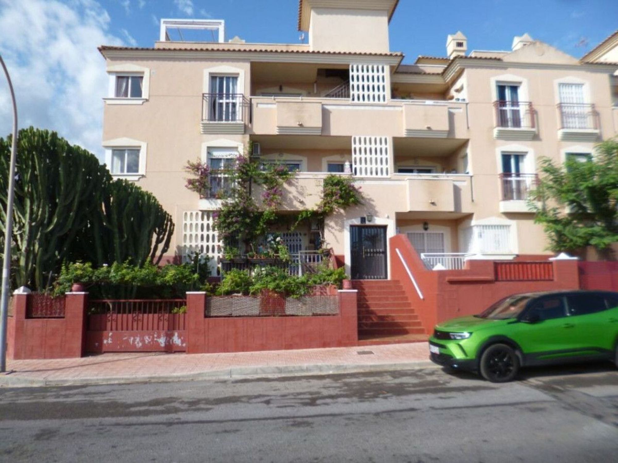 Pisos en venta 3 bd in Daya Nueva, Alicante