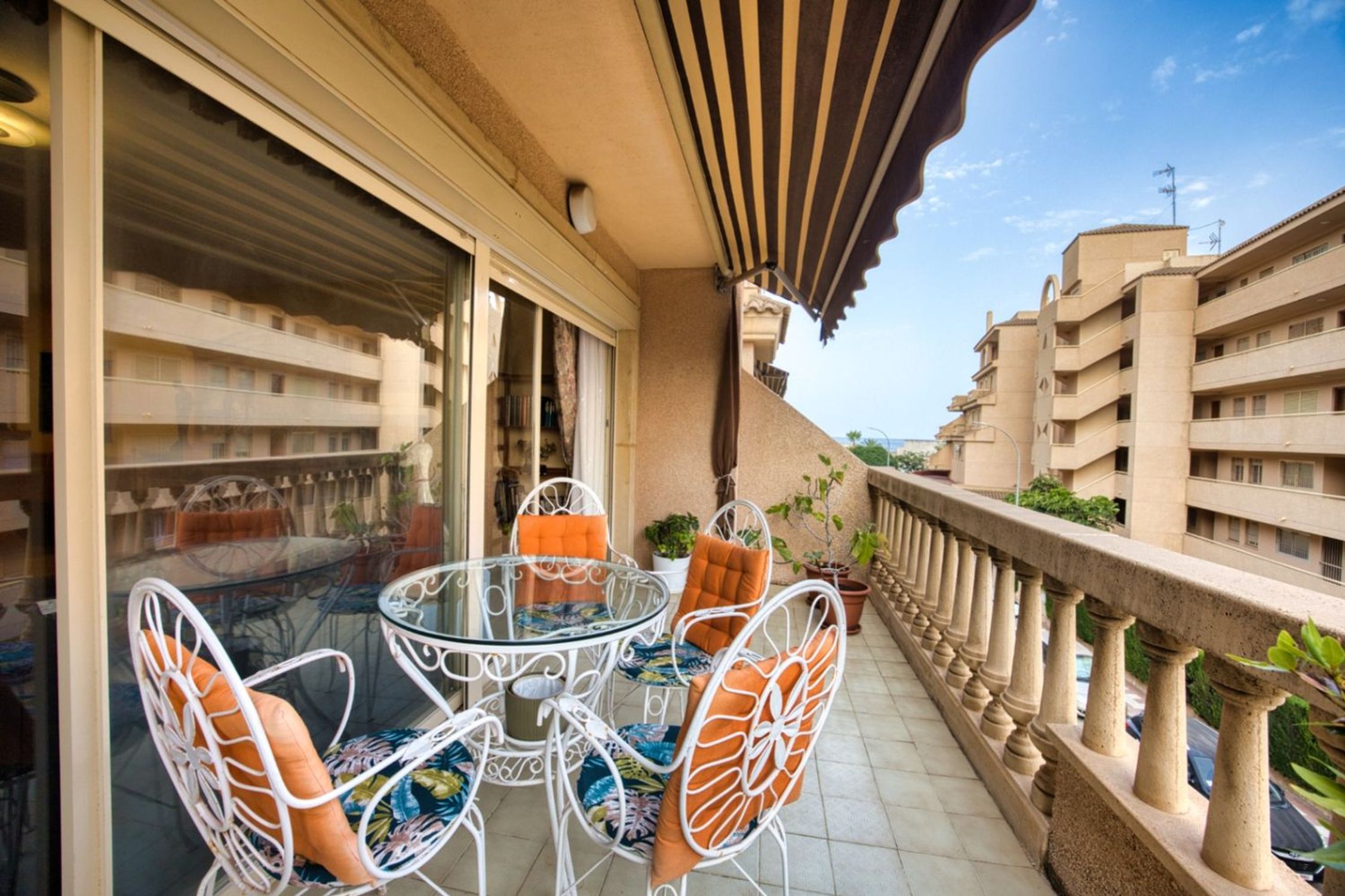 Apartments for sale 3 bd in El Campello, Alicante