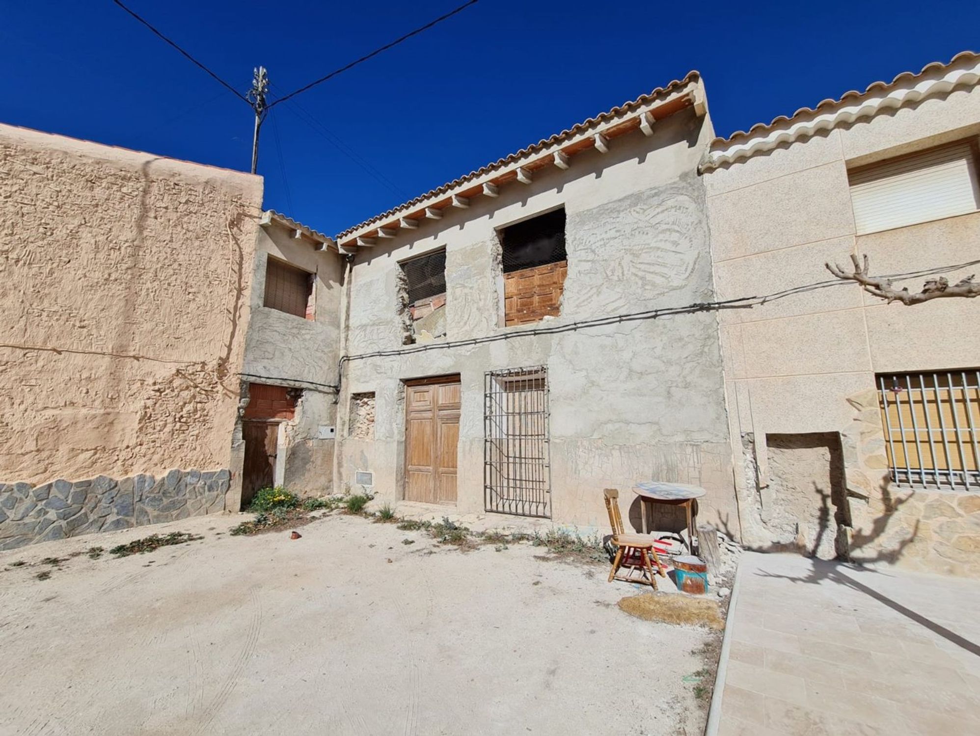 Houses for sale with 6 bd in Pinoso, Alicante - 569889