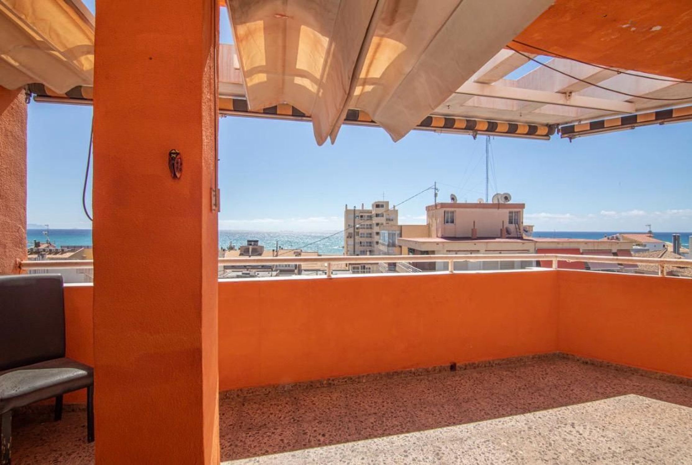 Apartments for sale 3 bd in El Campello, Alicante