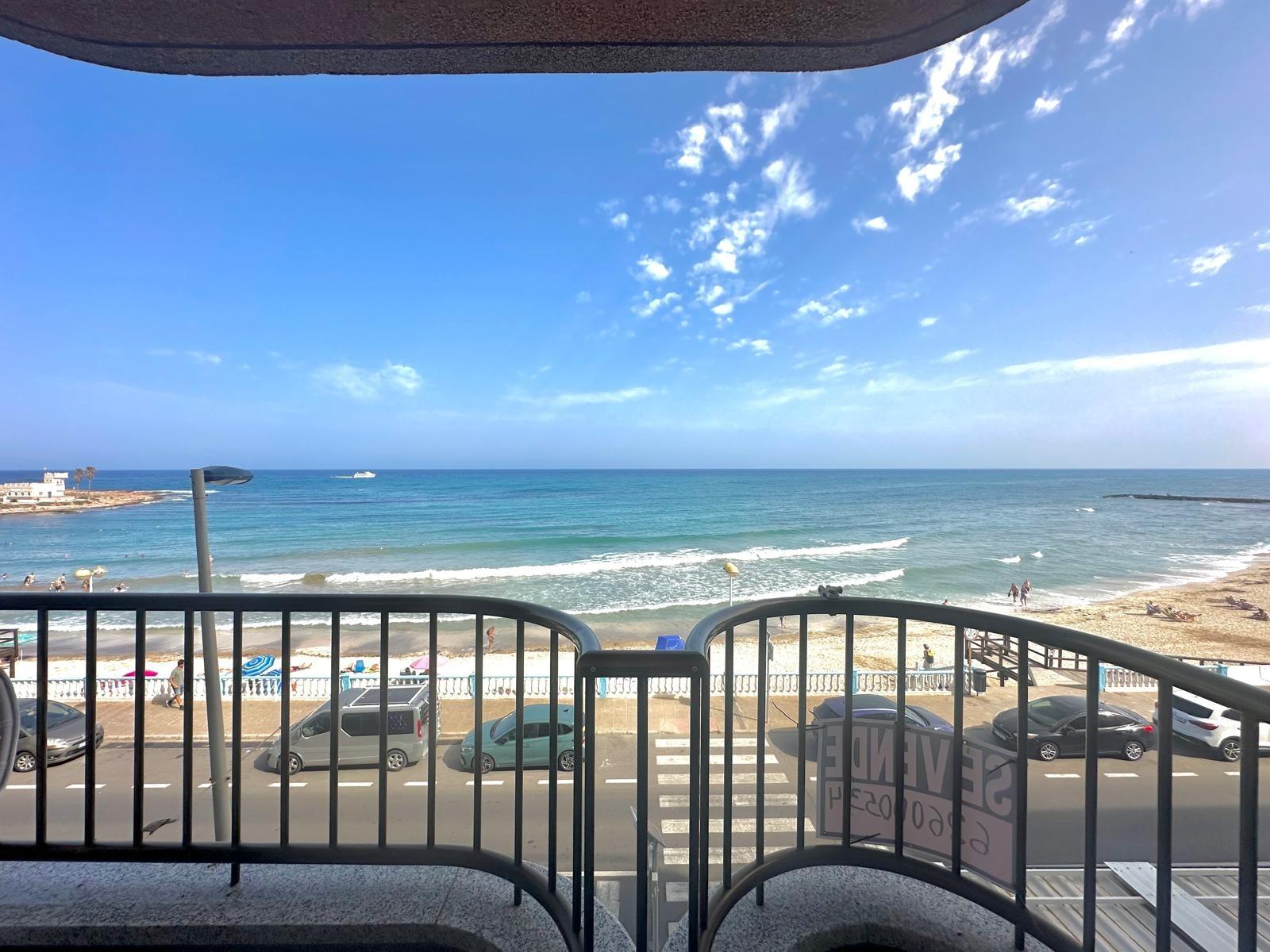 Apartments for sale with 3 bd in Torrevieja, Alicante - 605083