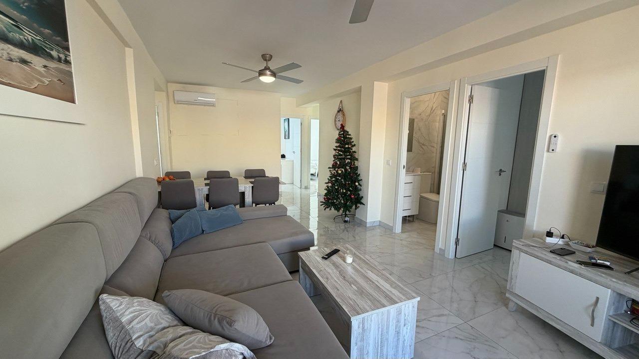 Apartments for sale with 3 bd in Torrevieja, Alicante - 618022
